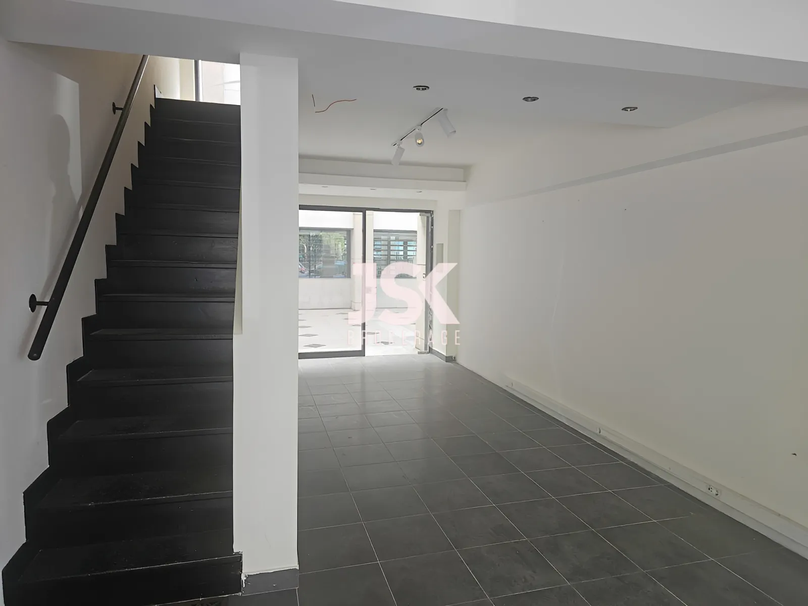 Shop for Rent in Sin El Fil