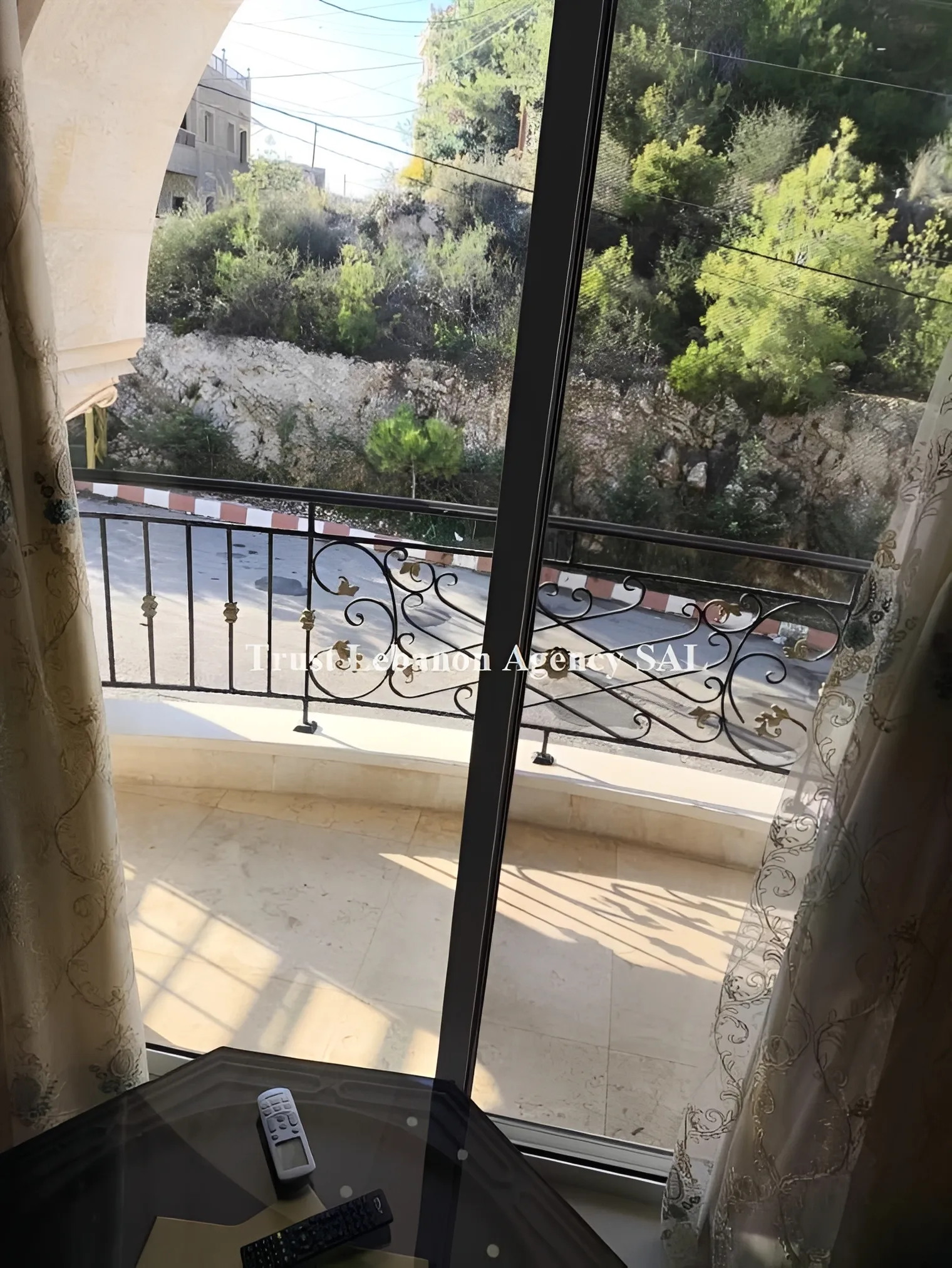 Apartment for Sale in Aramoun