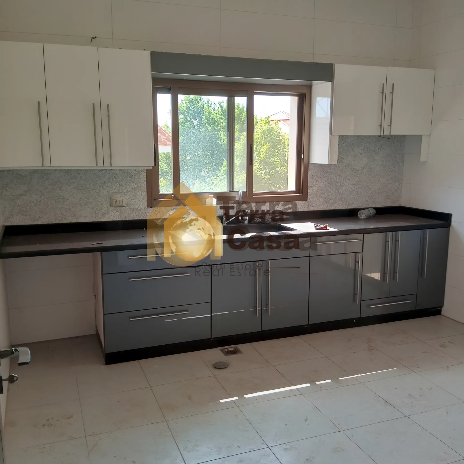 Apartment for Sale in Jdita - 3 bed, 3 bath