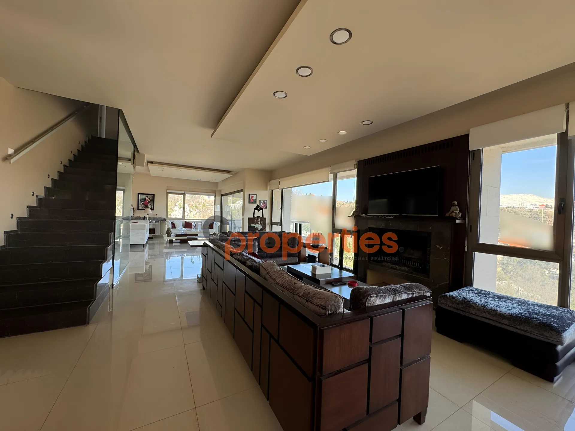 Villa for Sale in Aachqout