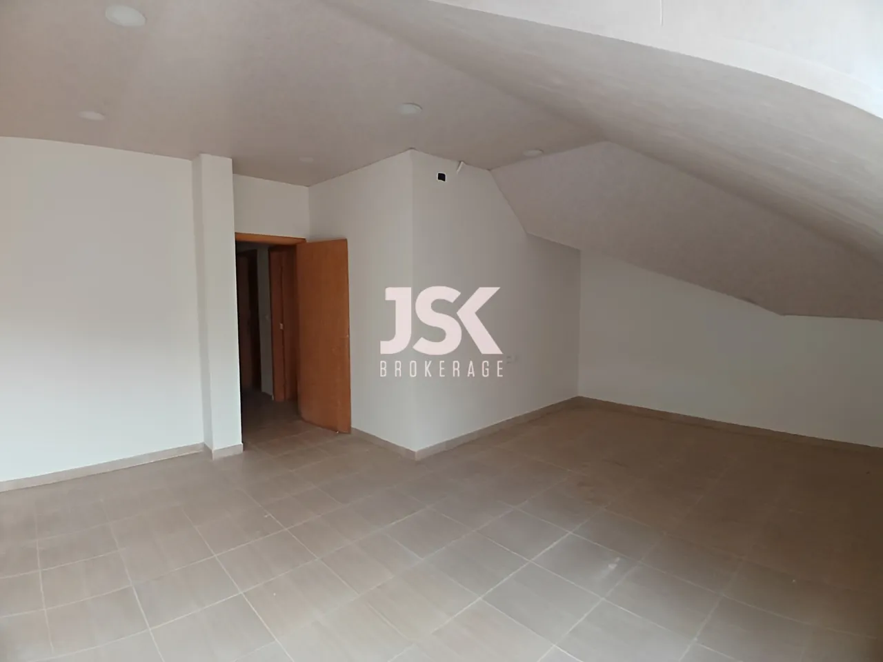 Duplex for Sale in Naqqache