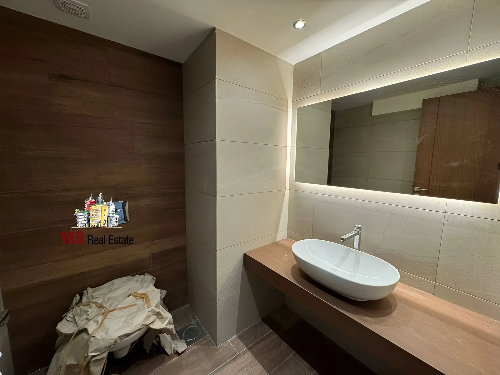 Apartment for Sale in Ballouneh