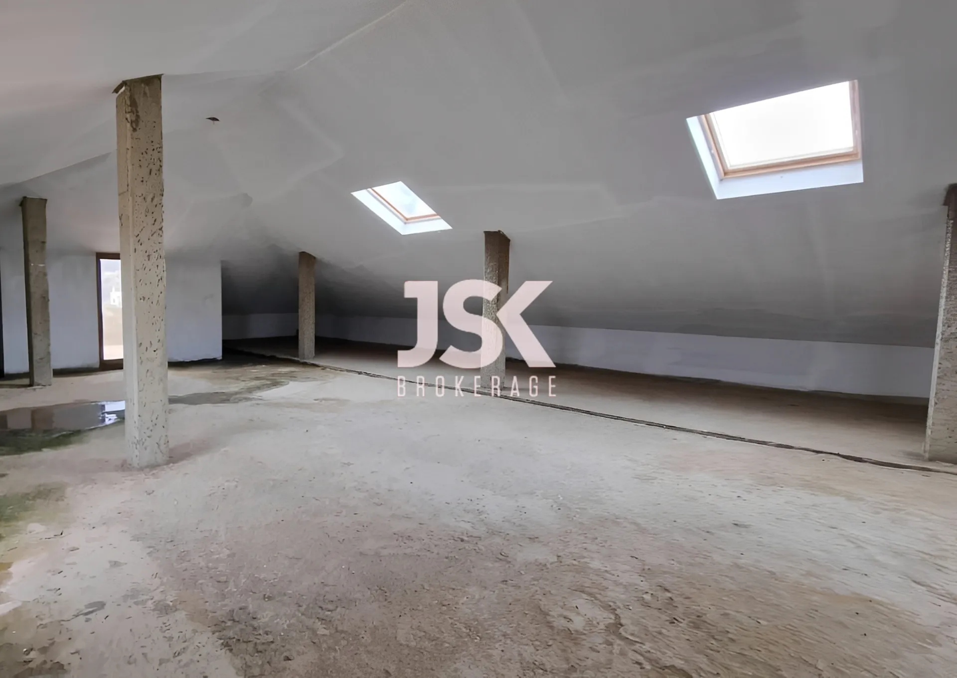 Office for sale in Batroun