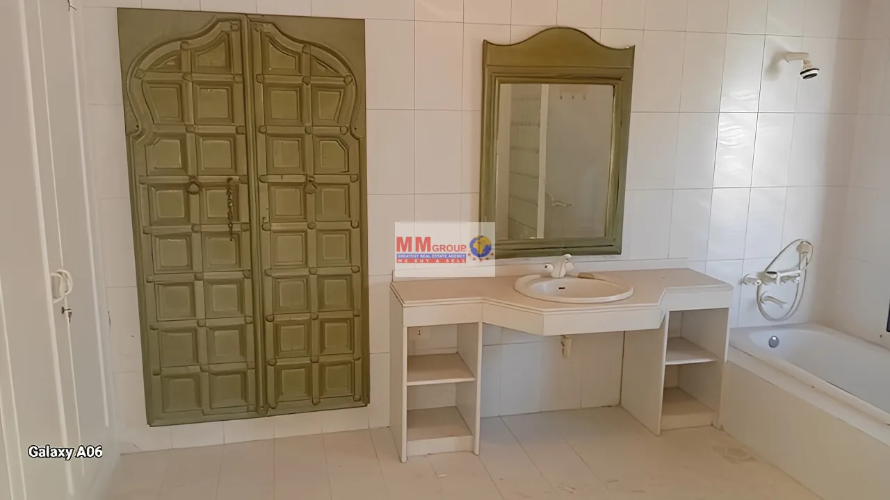 Villa for Sale in Adma
