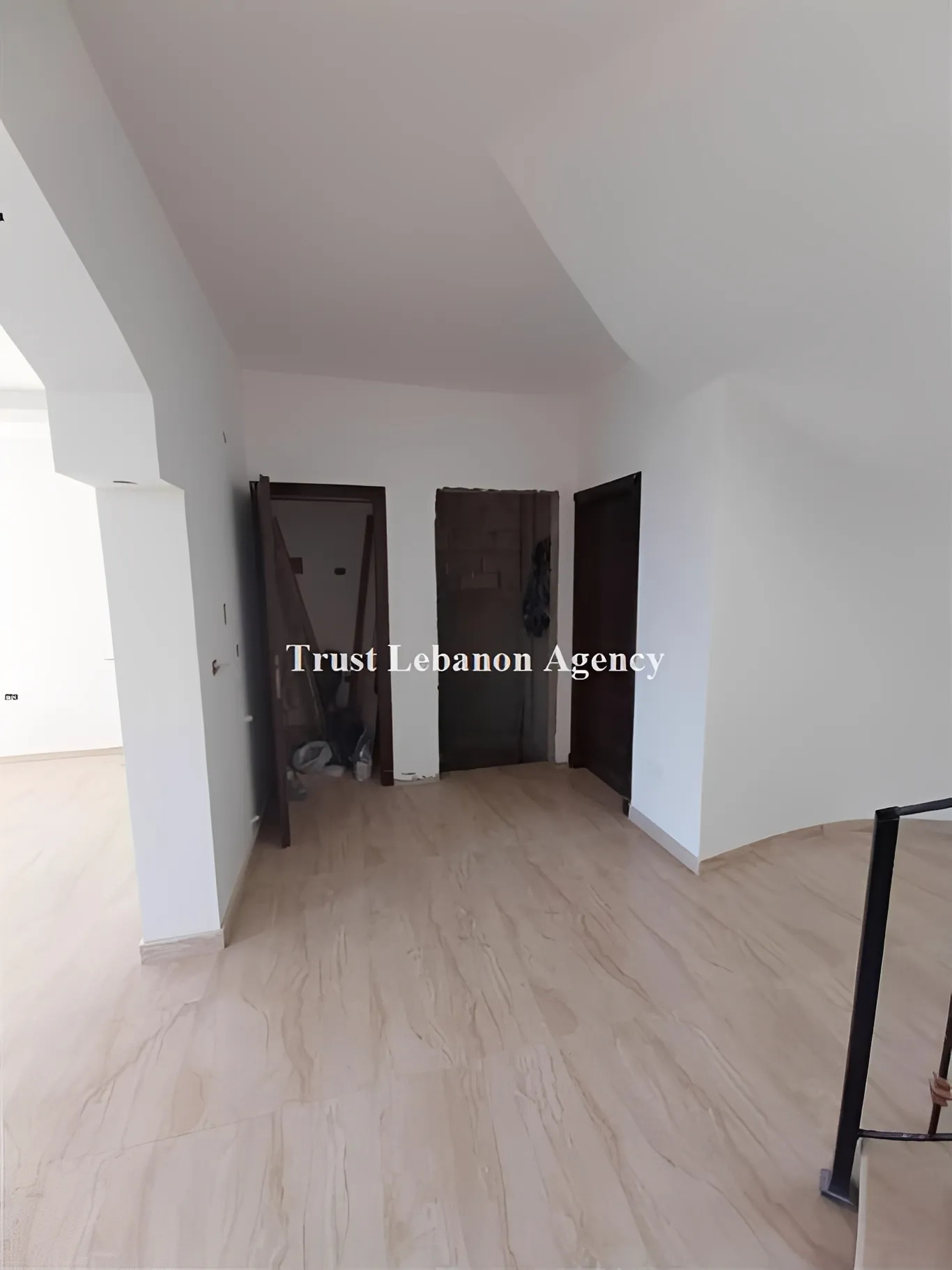 Villa for Sale in Alay Kobbeh - 4 bed, 5 bath