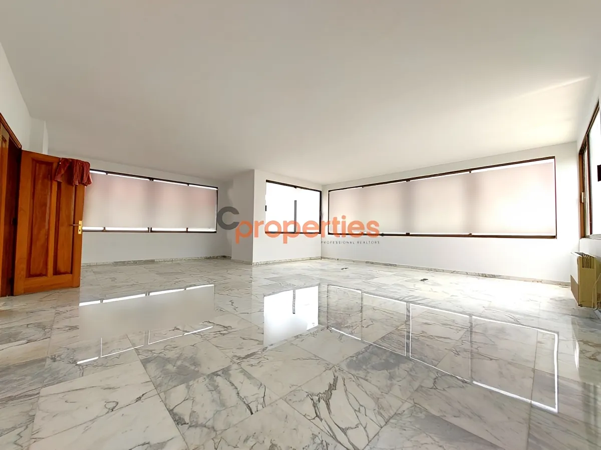Office for Sale in Zalqa