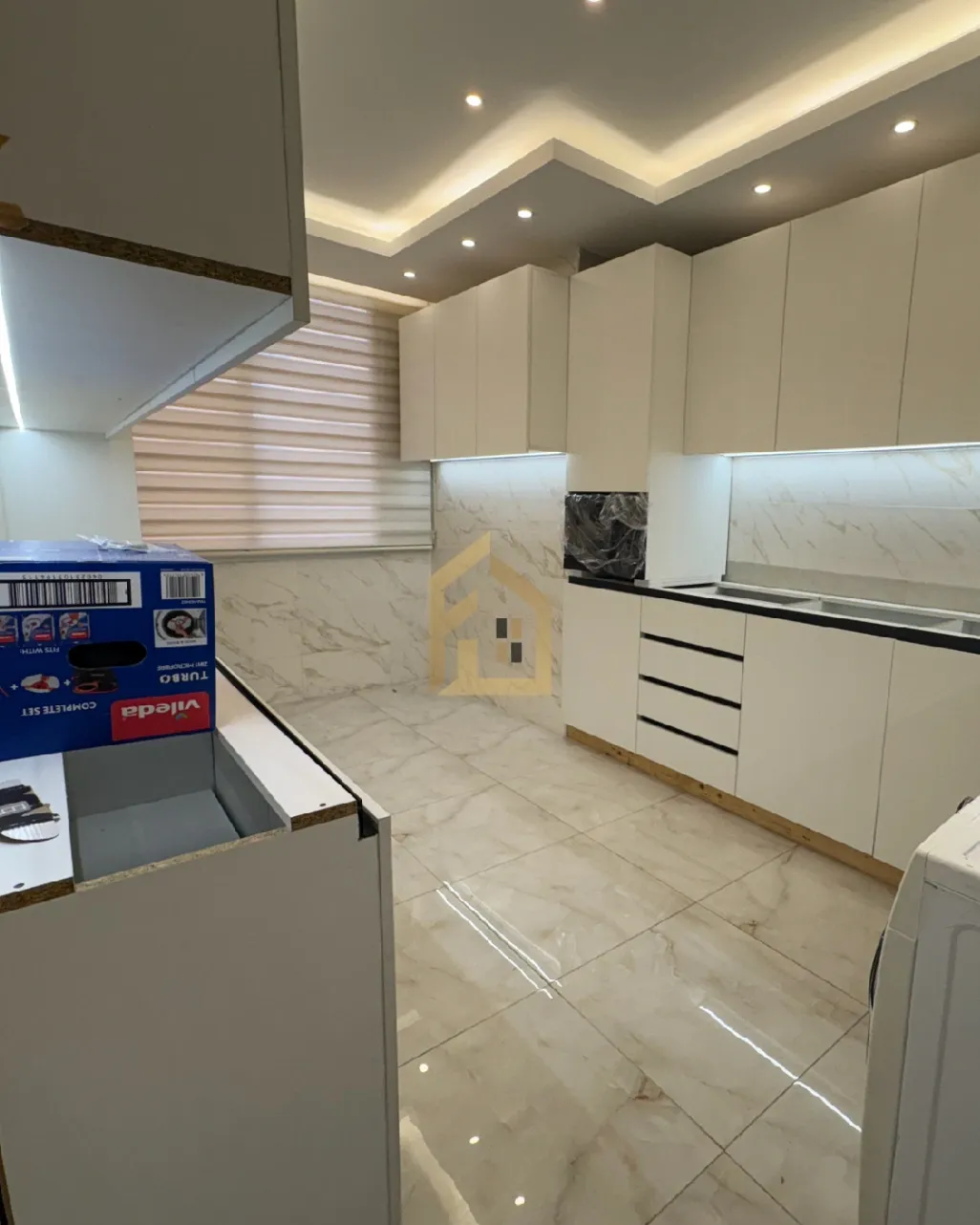 Apartment for sale in Bourj Abi Haydar, Beirut, Lebanon - 2 bed, 2 bath