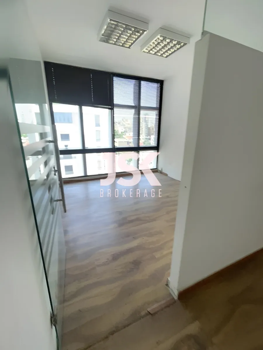Office for rent in Baouchriyeh