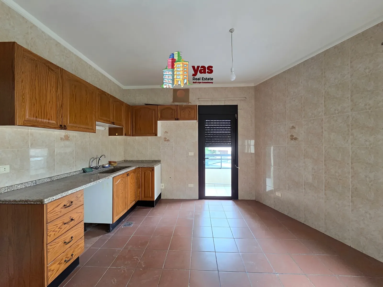 Apartment for Sale in Ballouneh - 5 bed, 3 bath