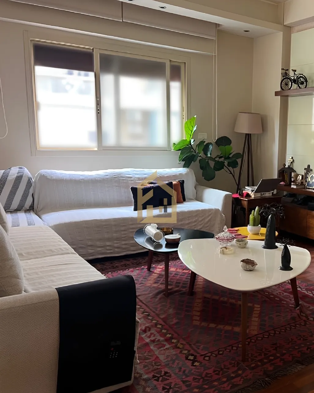 Apartment for rent in Achrafieh, Beirut, Lebanon - 3 bed, 2 bath