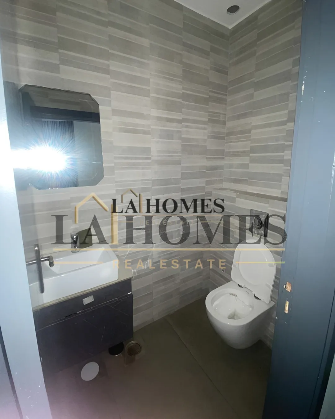 Shop for rent in Zouk Mosbeh