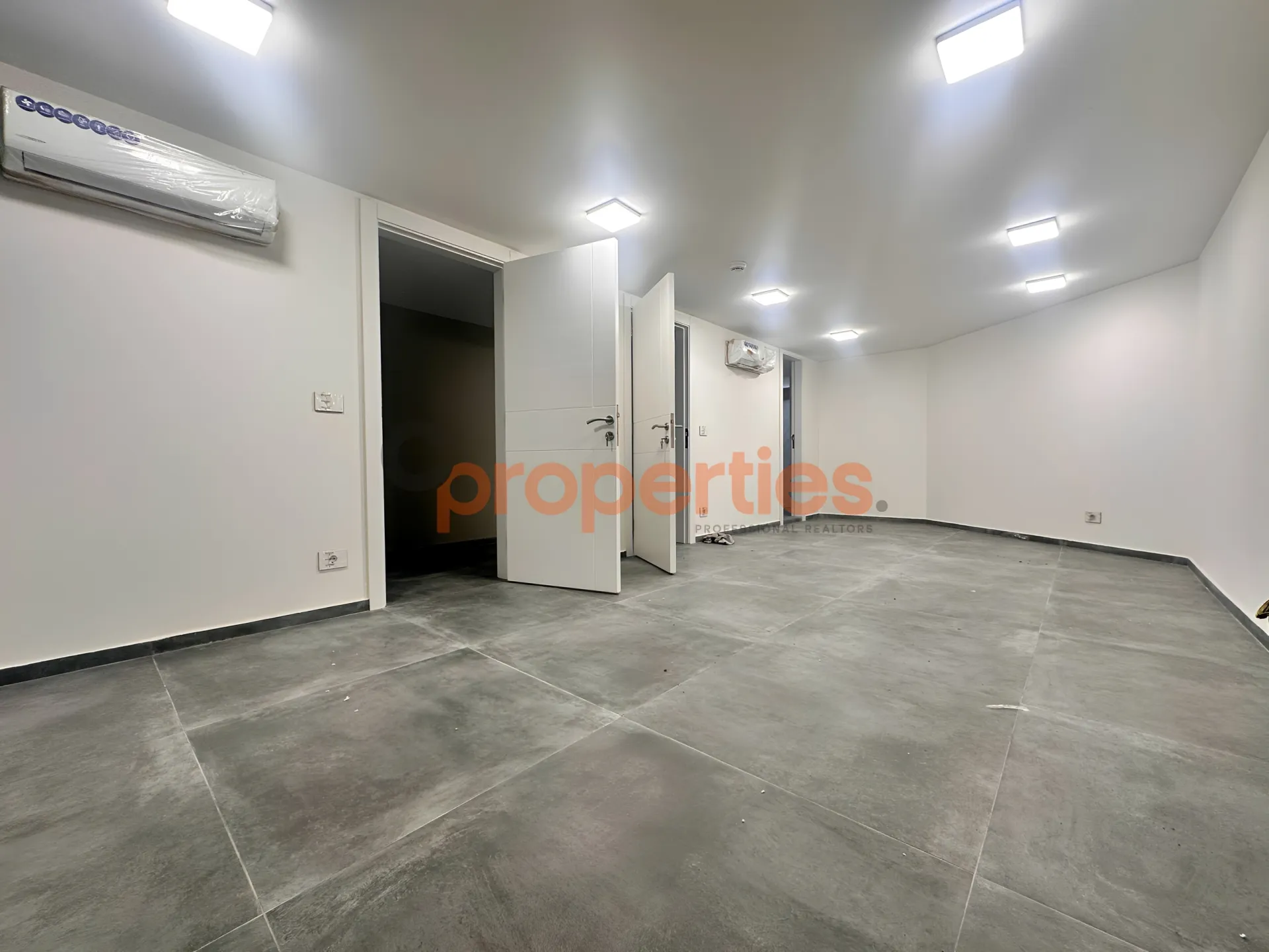 Showroom for Sale in Achrafieh