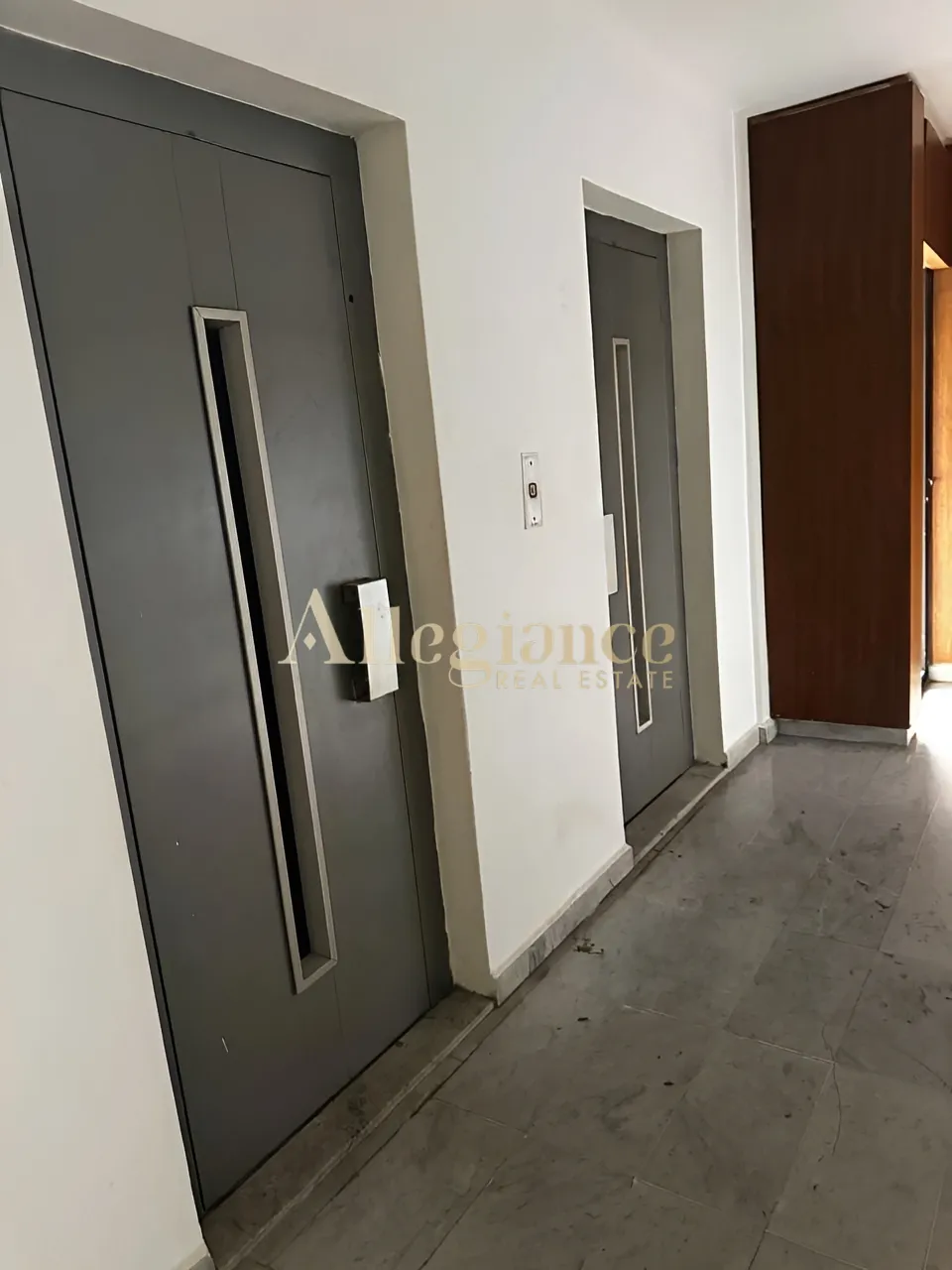 Office for sale in Jounieh