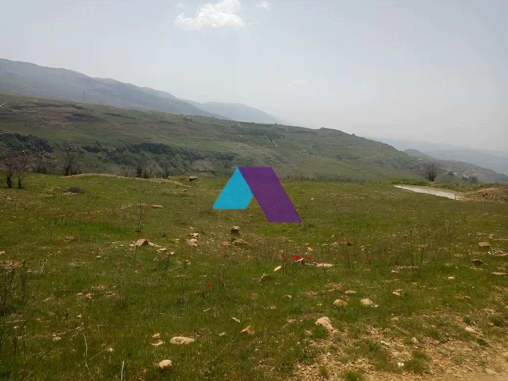 Land for Sale in daher el baydar، Lebanon