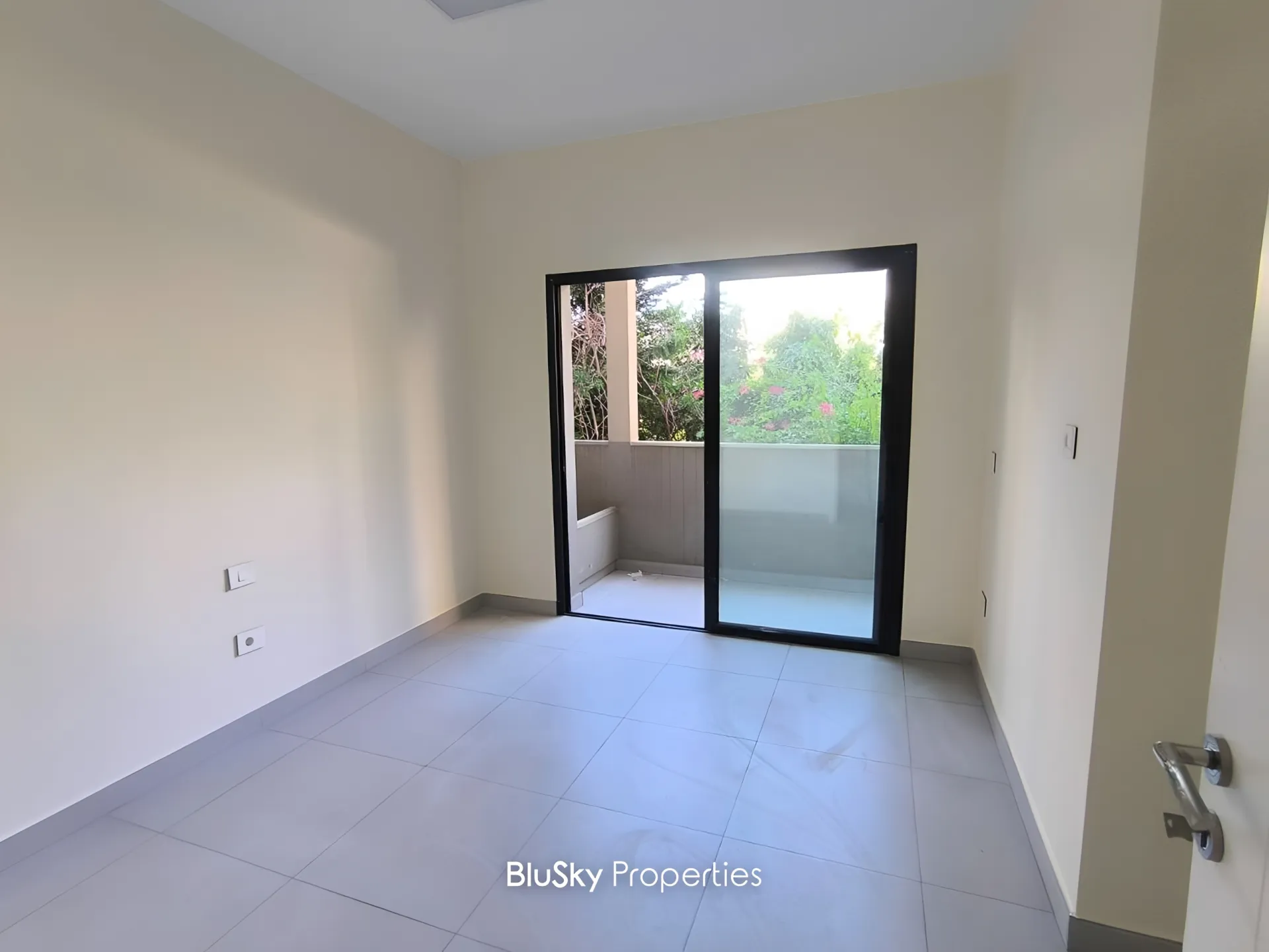 Apartment for rent in Zalqa, lebanon - 3 bed, 3.0 bath