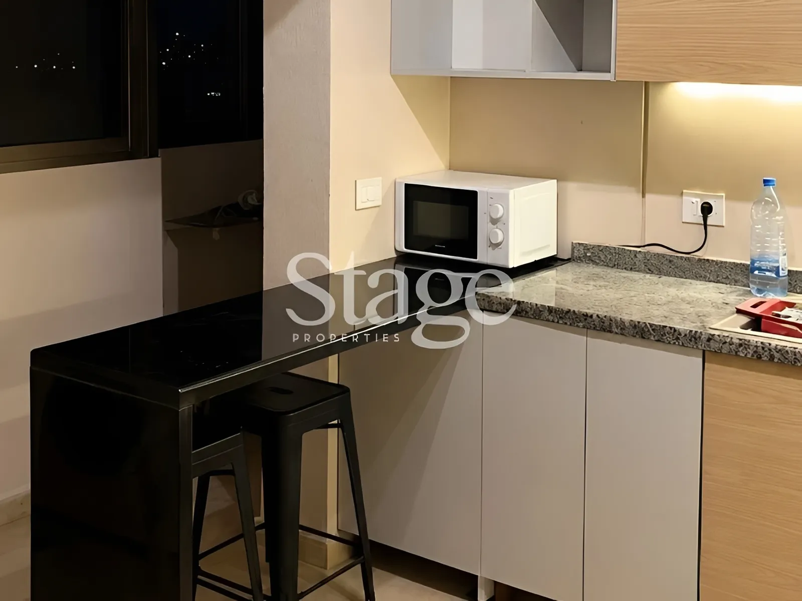 Apartment for rent in Achrafieh, Beirut, Lebanon - 2 bed, 2 bath