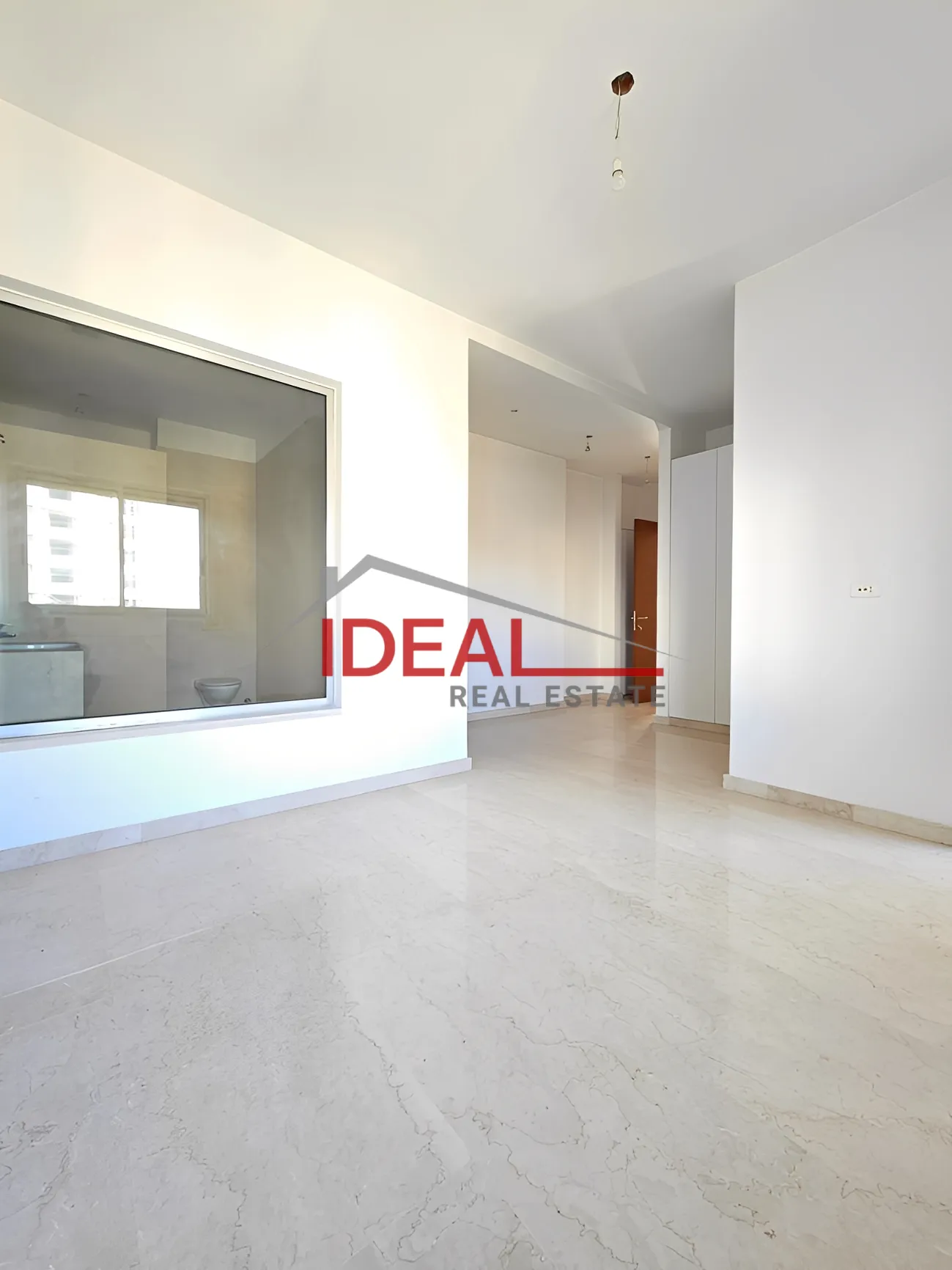 Apartment for Sale in Ain el remmeneh, baabda - 3 bed, 4 bath