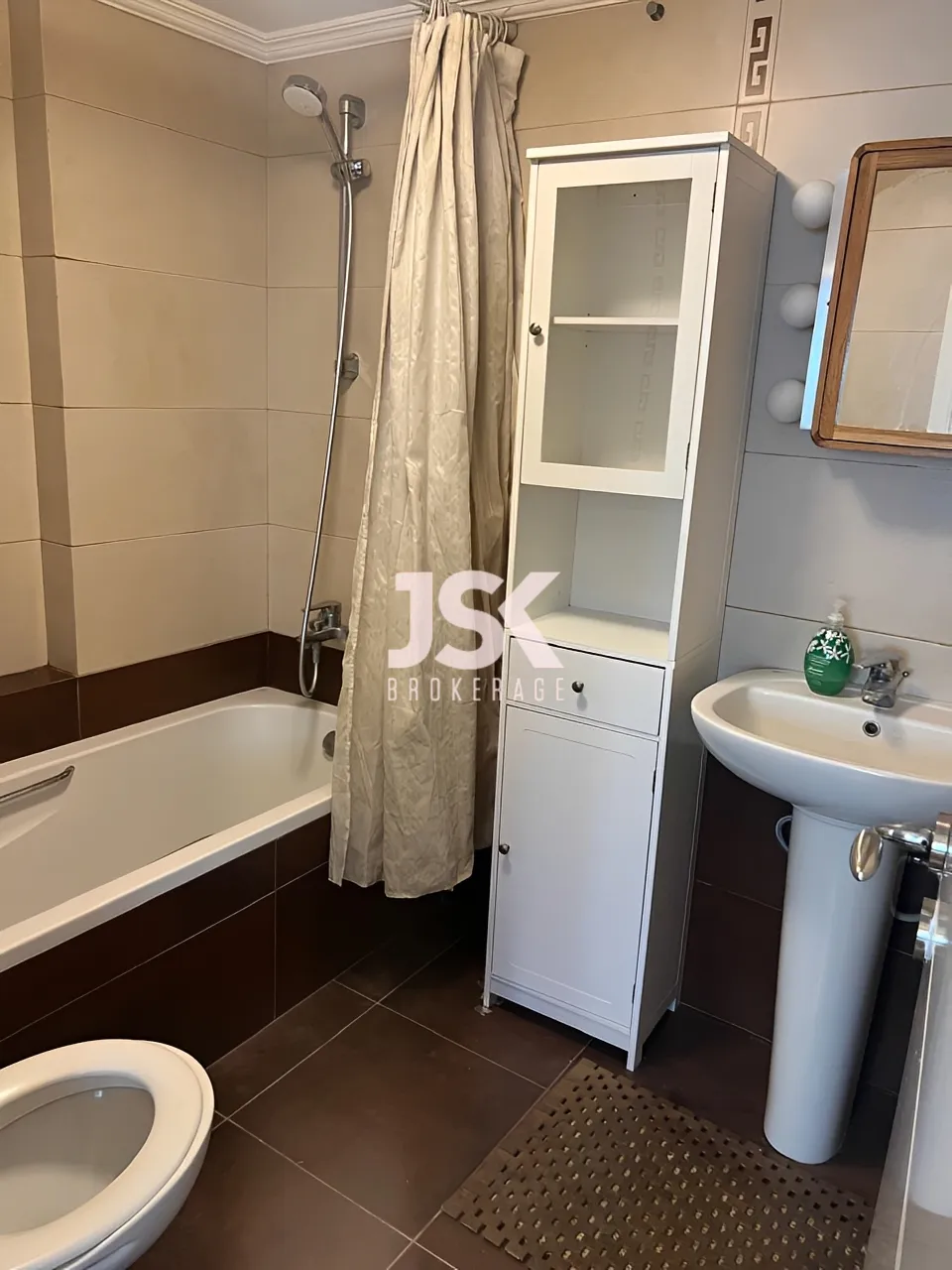 Office for Rent in Dekwaneh