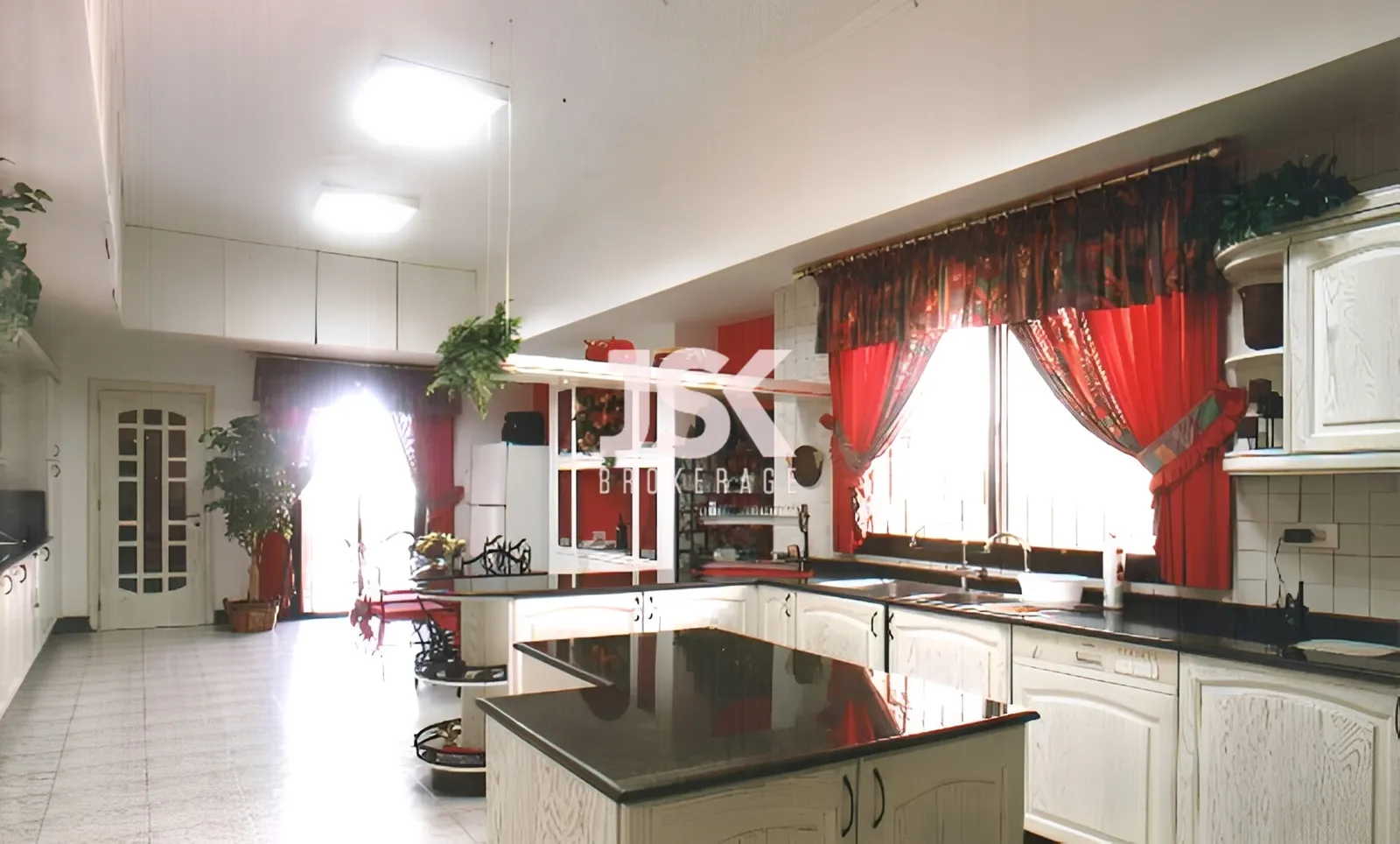 Villa for Sale in Adma w Dafnah, Lebanon - 4 bed, 6 bath