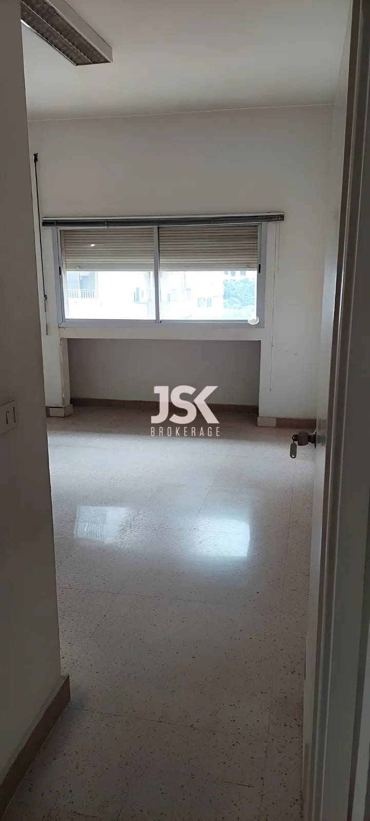 Office for Sale in Horch Tabet