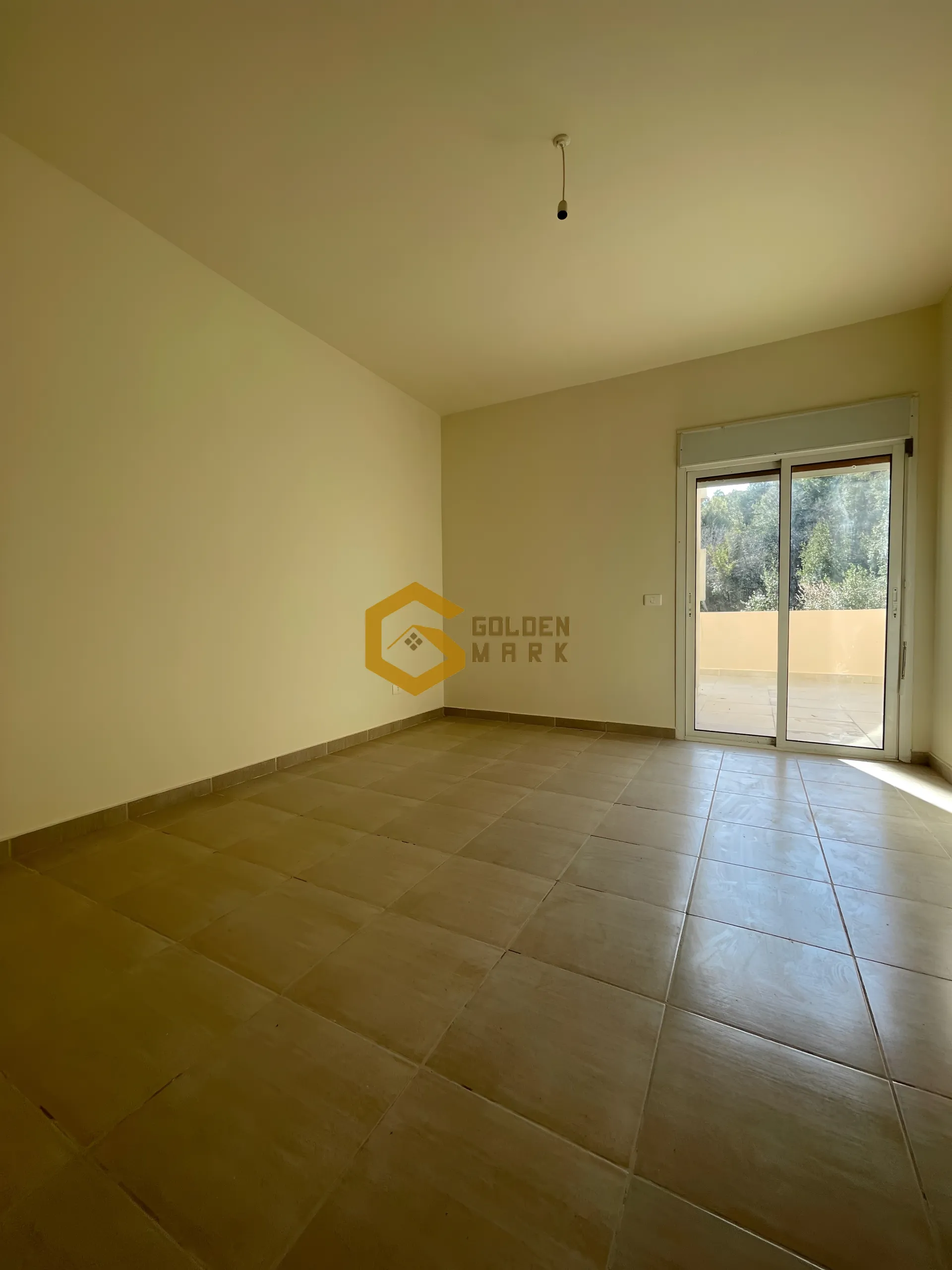 Apartment for Sale in Ajaltoun - 4 bed, 3 bath