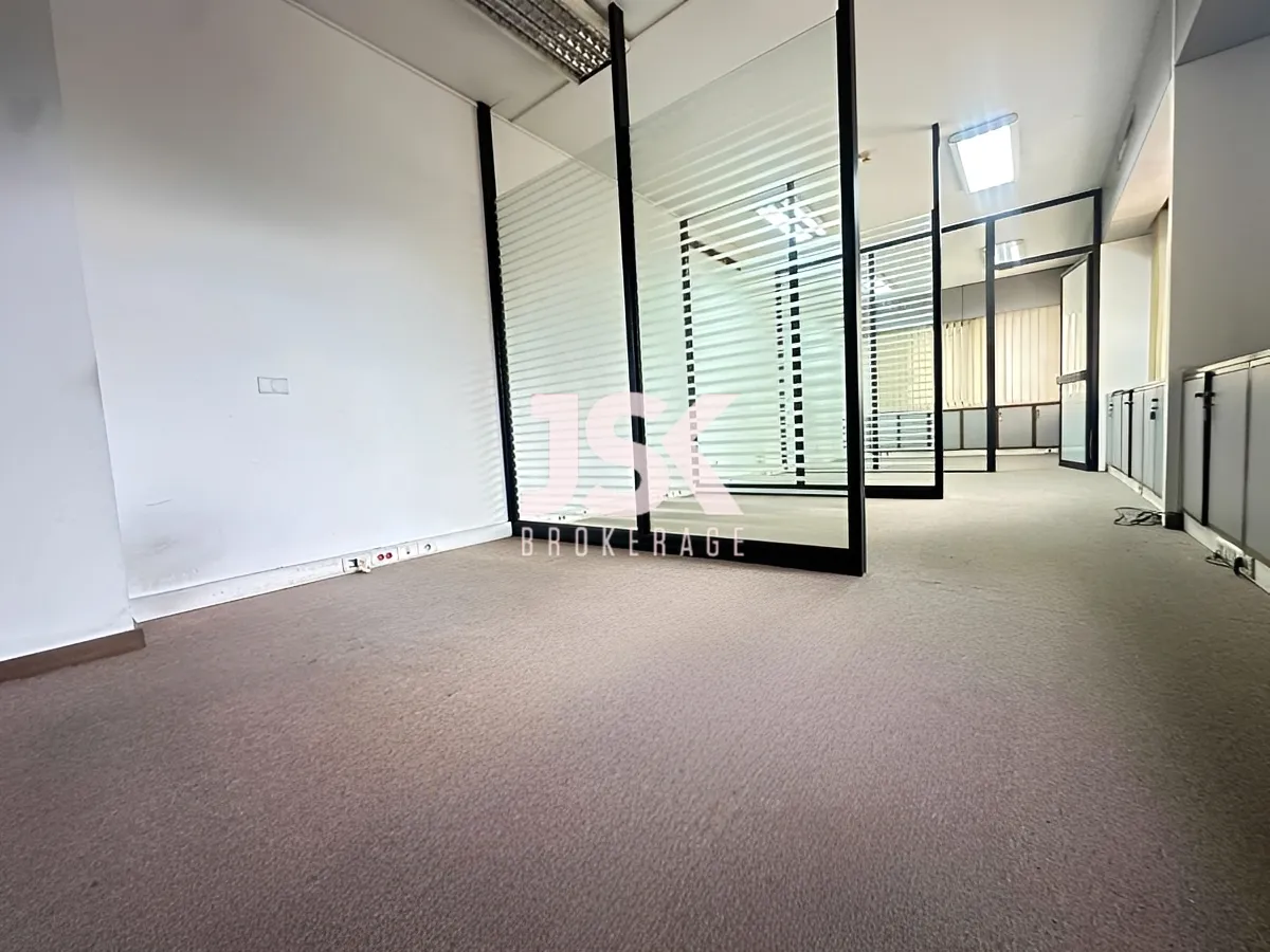 Office for rent in Daoura