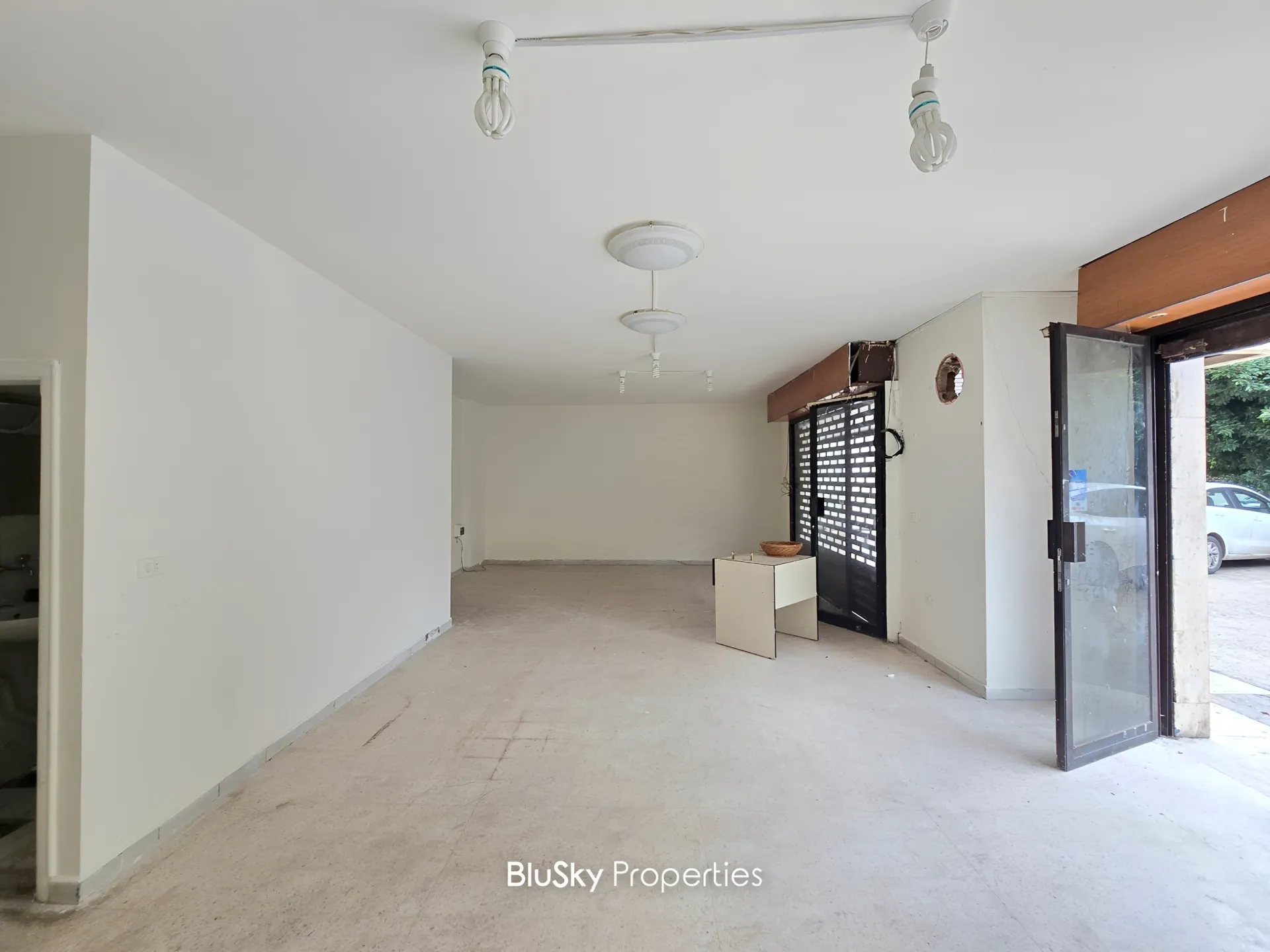 Shop for rent in Mansourieh