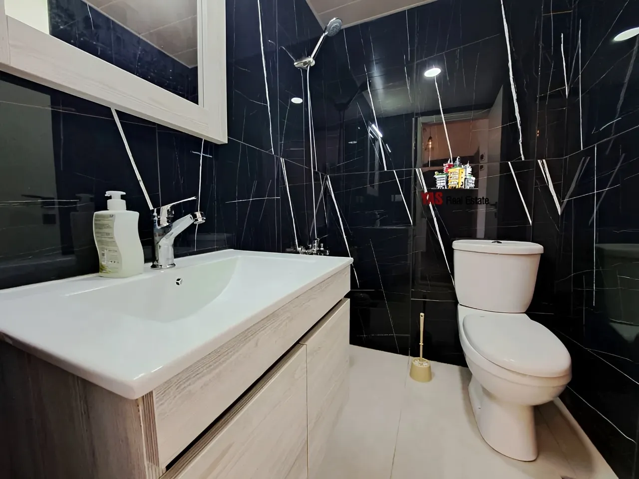 Chalet for Sale in Faraya - 1 bed, 1 bath