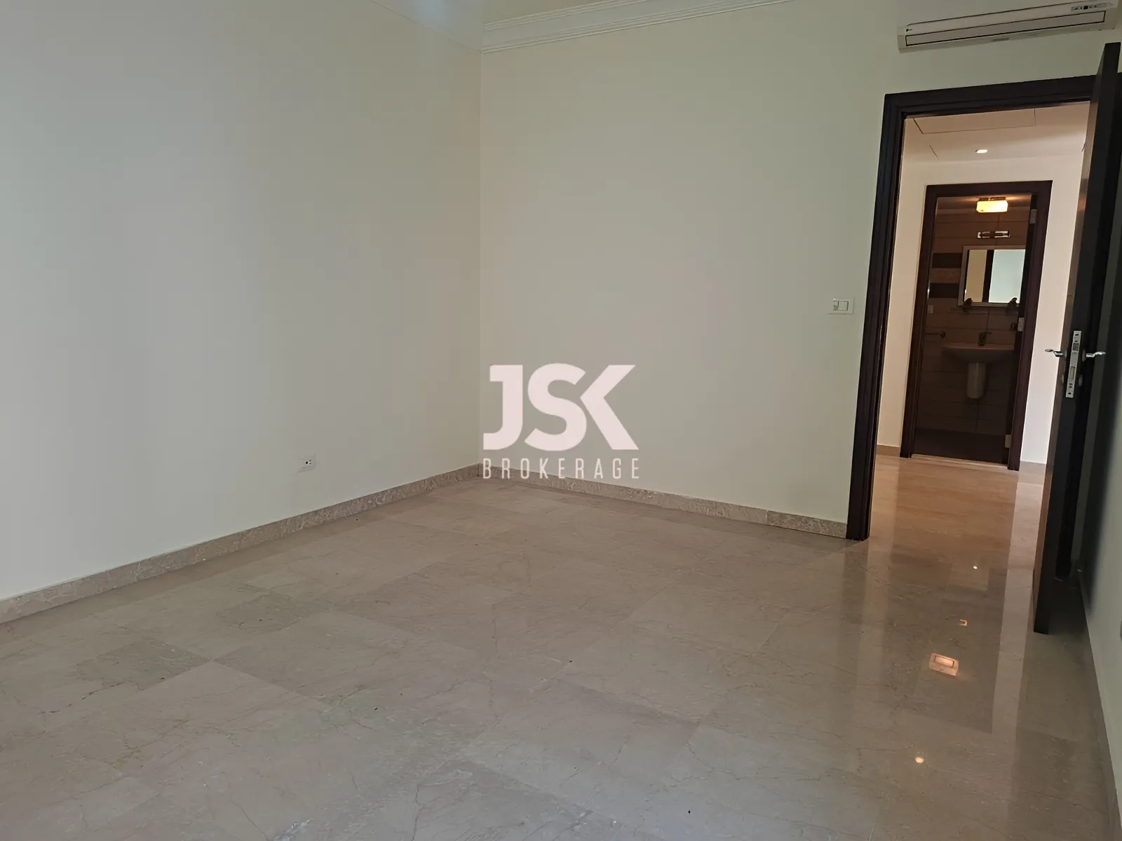 Apartment for Sale in Manara