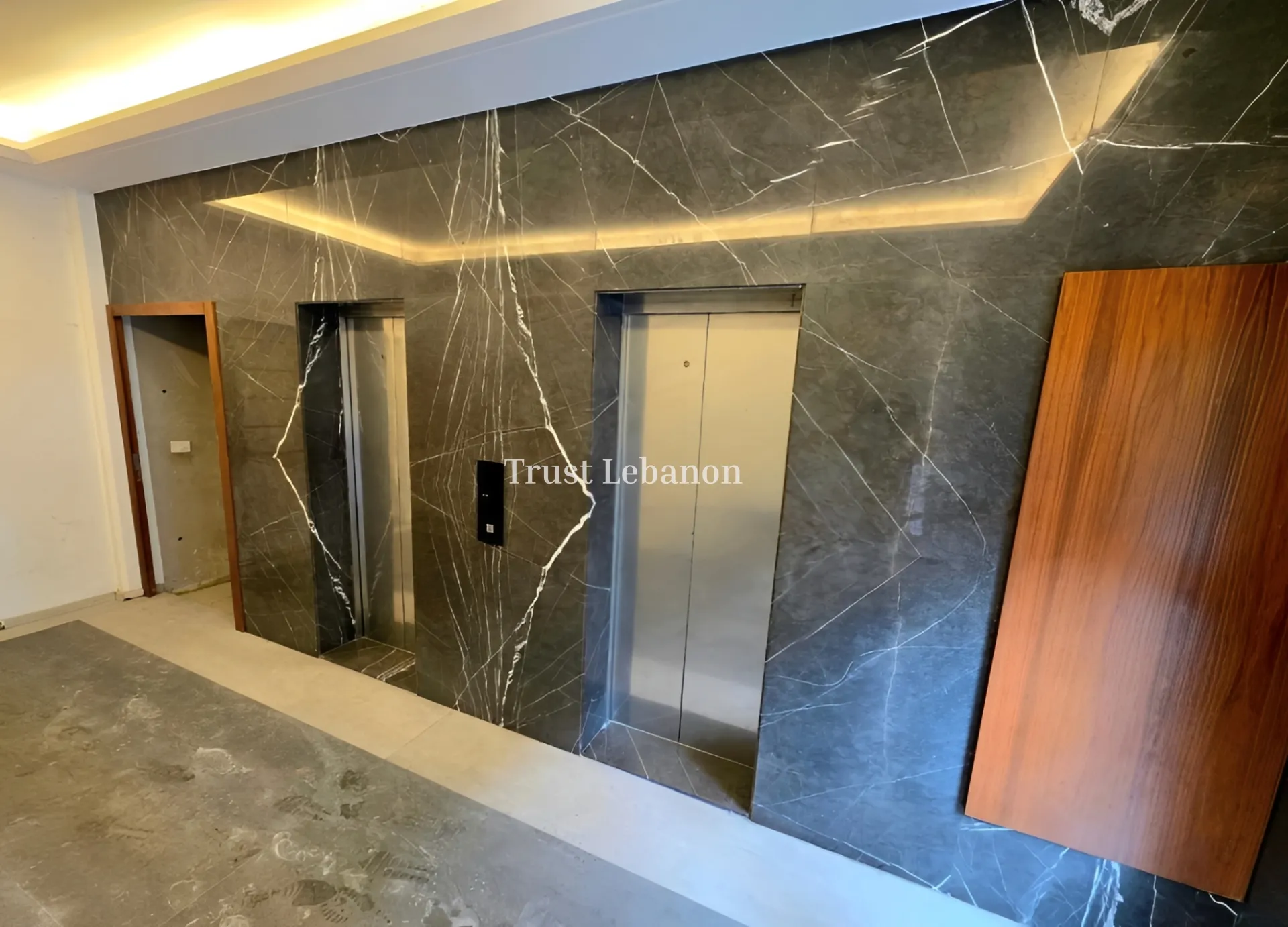Office for rent in Dbayeh, Lebanon