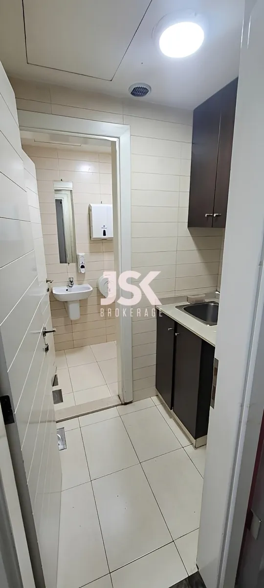 Office for rent in Sin El Fil