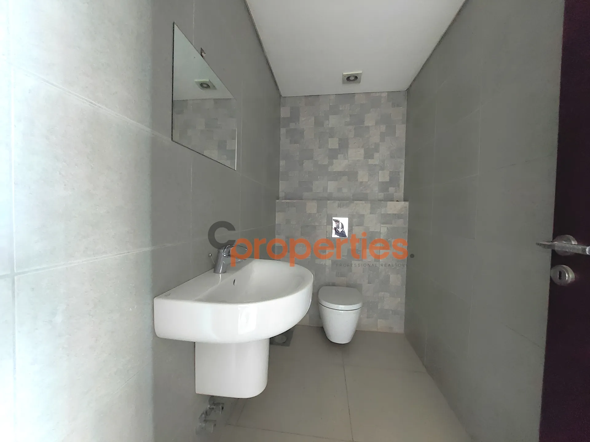 Office for Sale in Horch Tabet