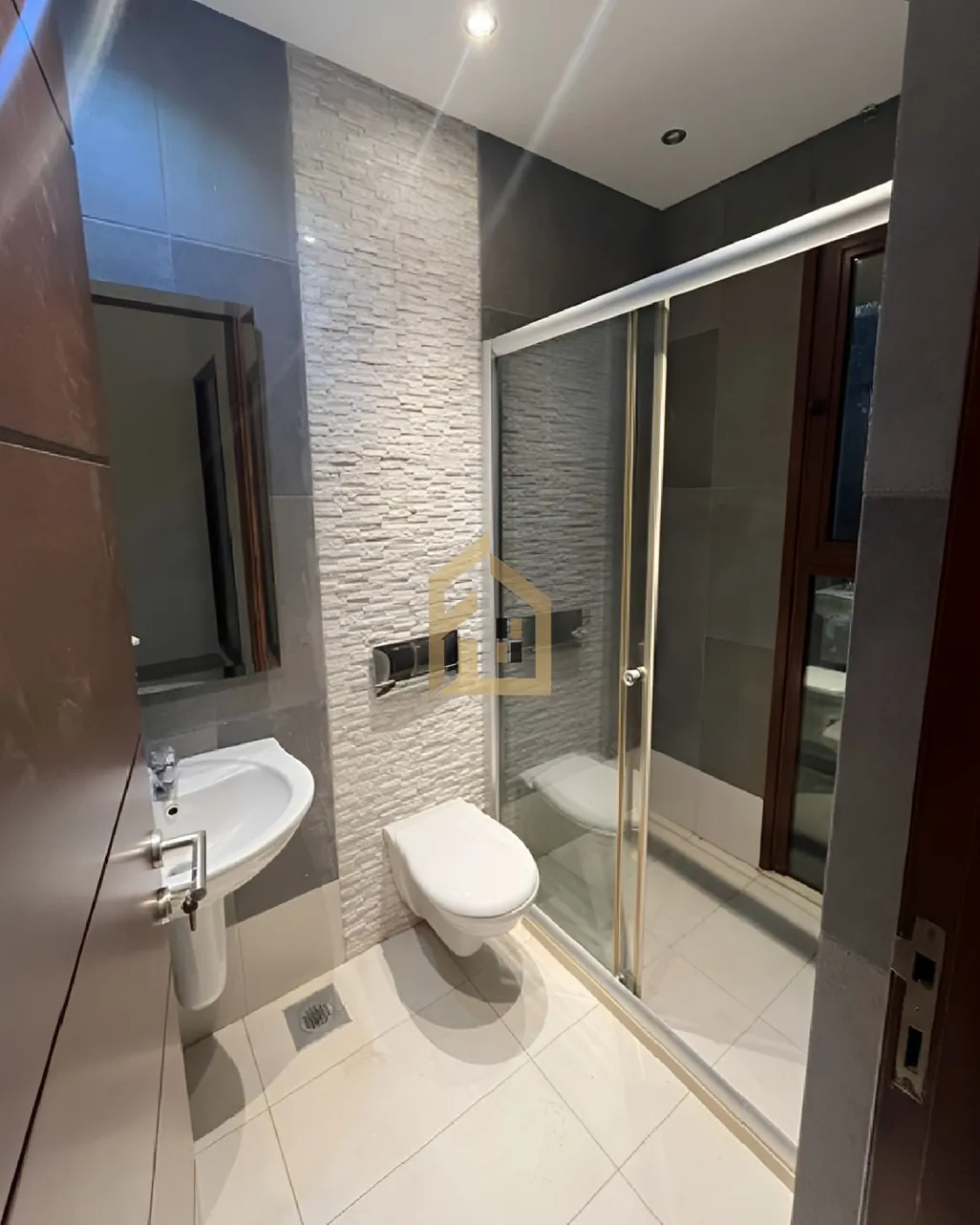 Duplex for rent in Ballouneh, Lebanon