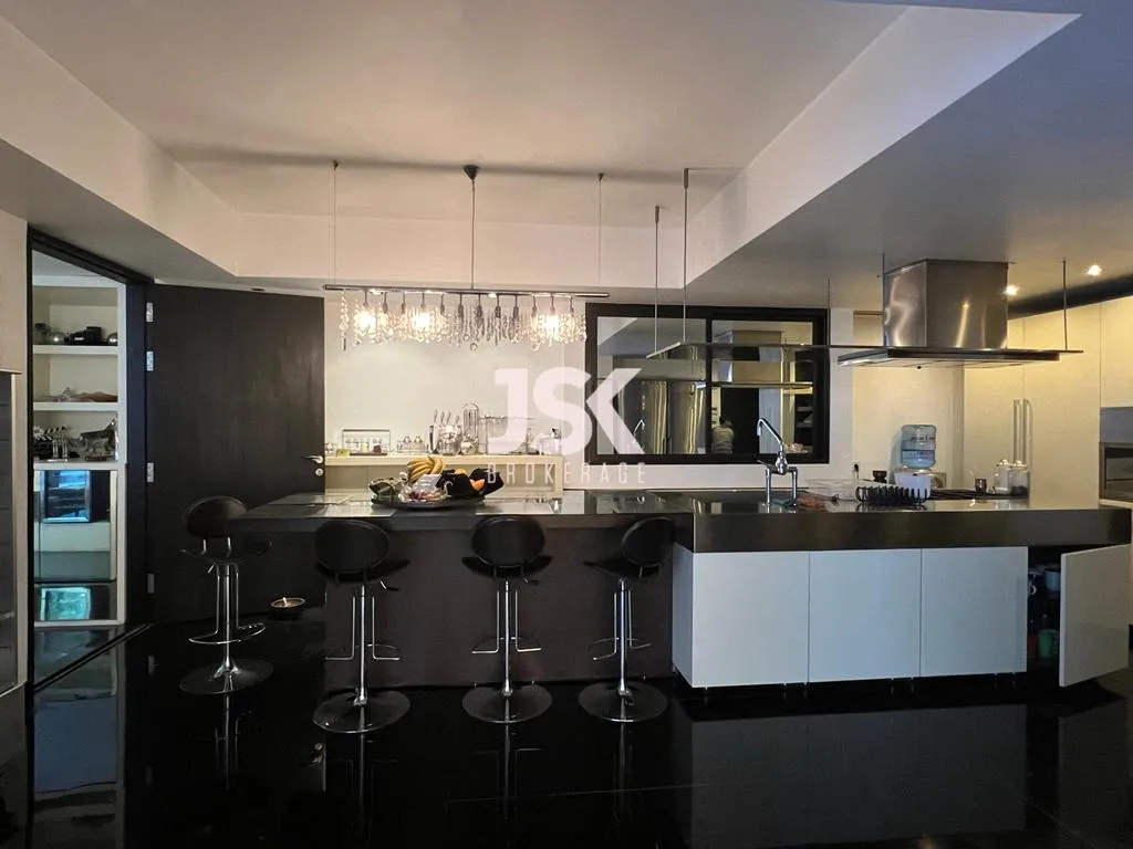 Apartment for Sale in Saifi Village
