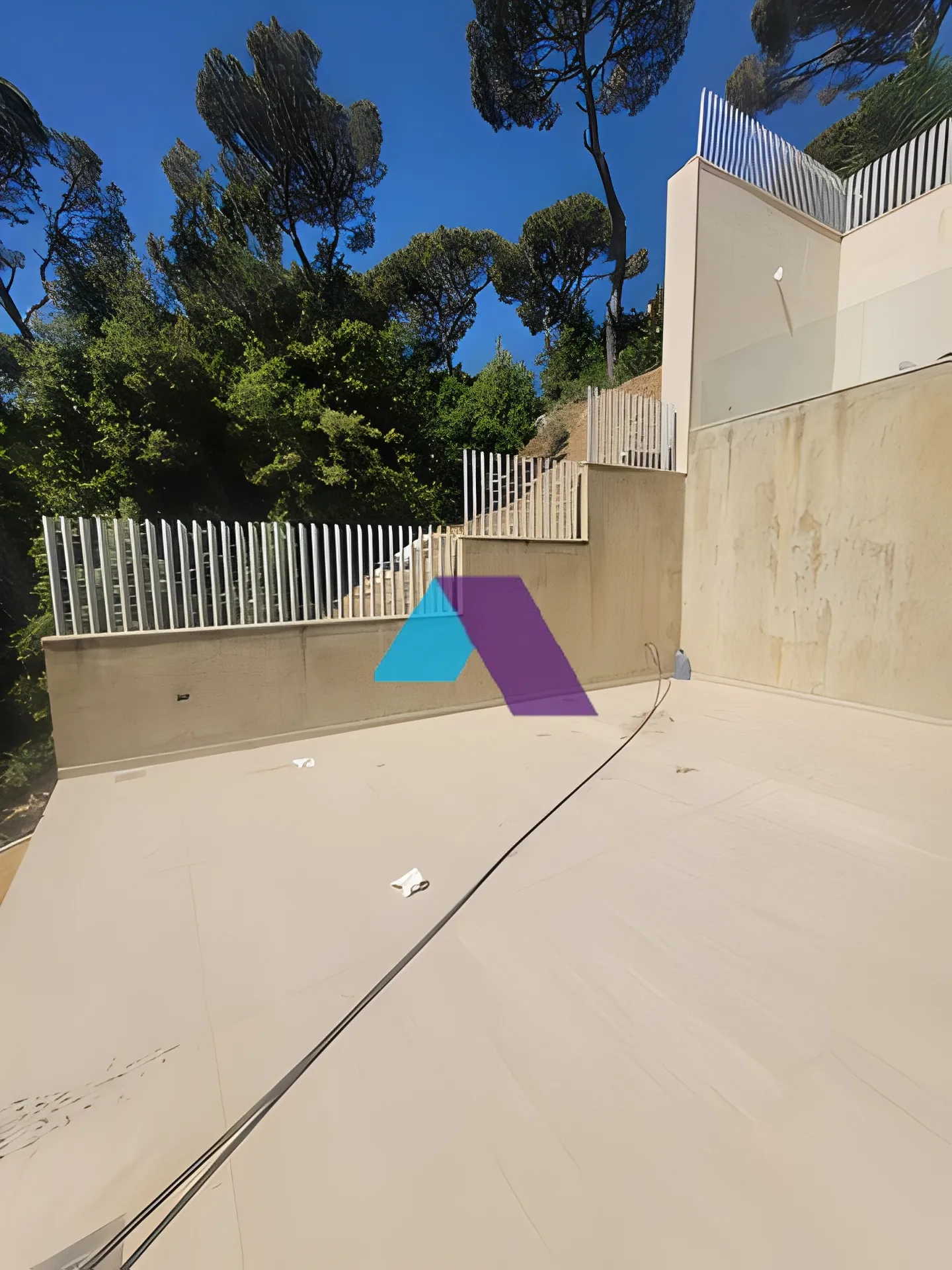 Apartment for Sale in Baabdat - 4 bed, 6 bath