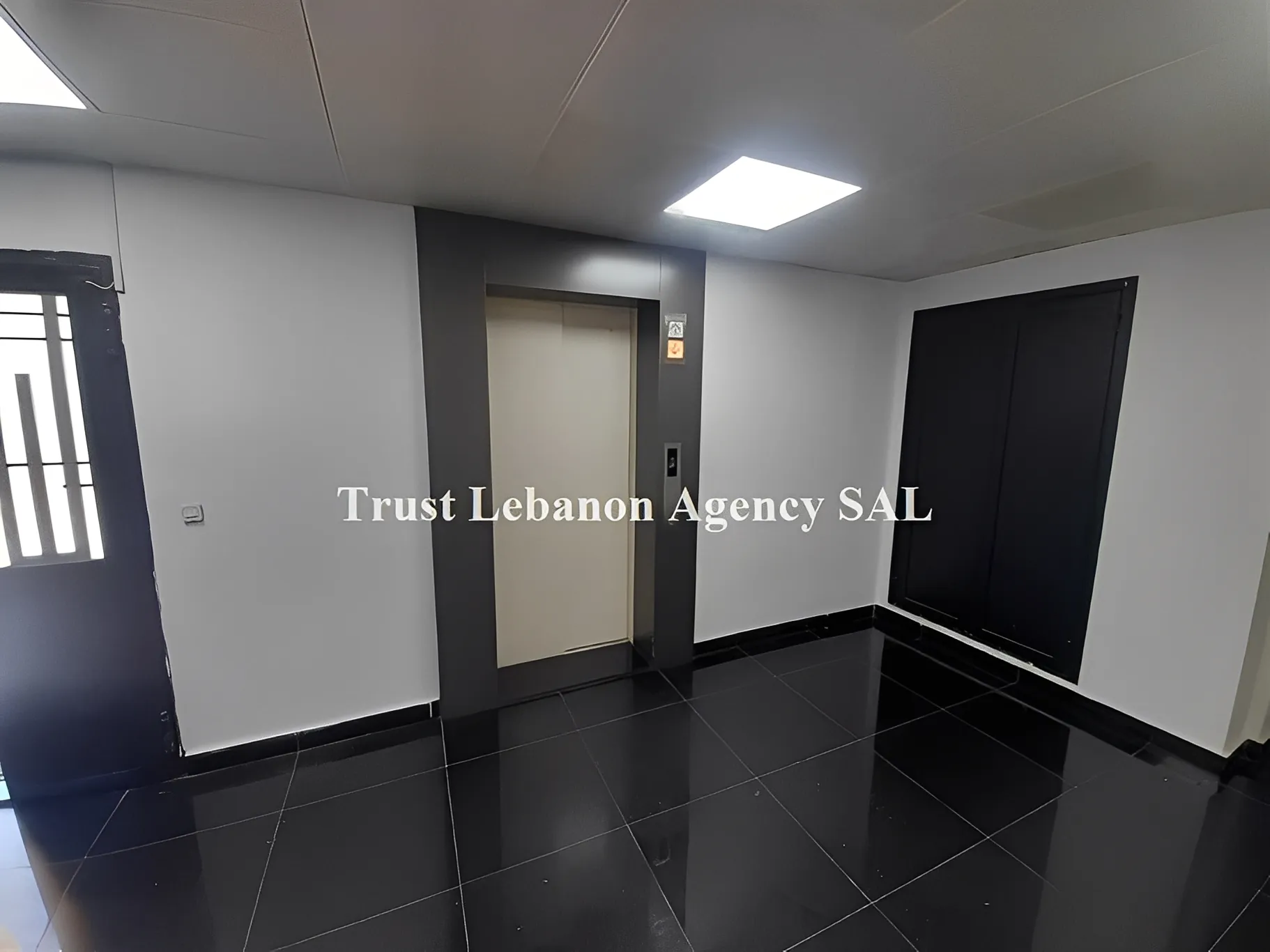 Office for rent in Baabda, Hazmieh