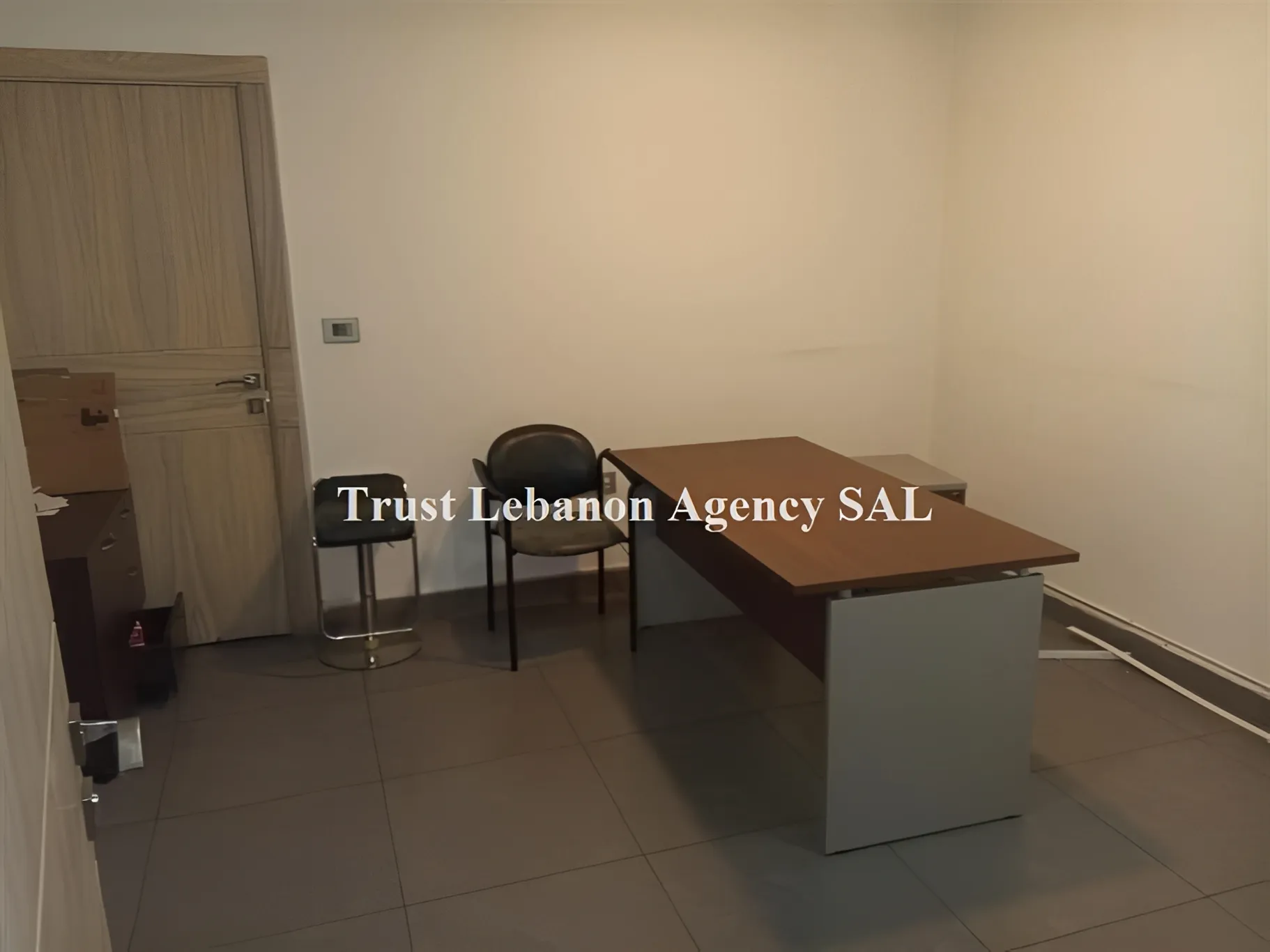 Office for rent in Beirut, Jnah