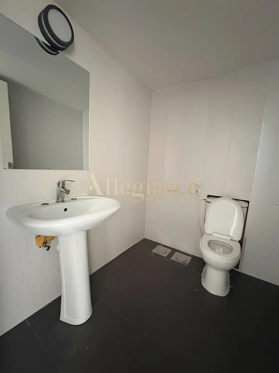 Office for rent in Badaro
