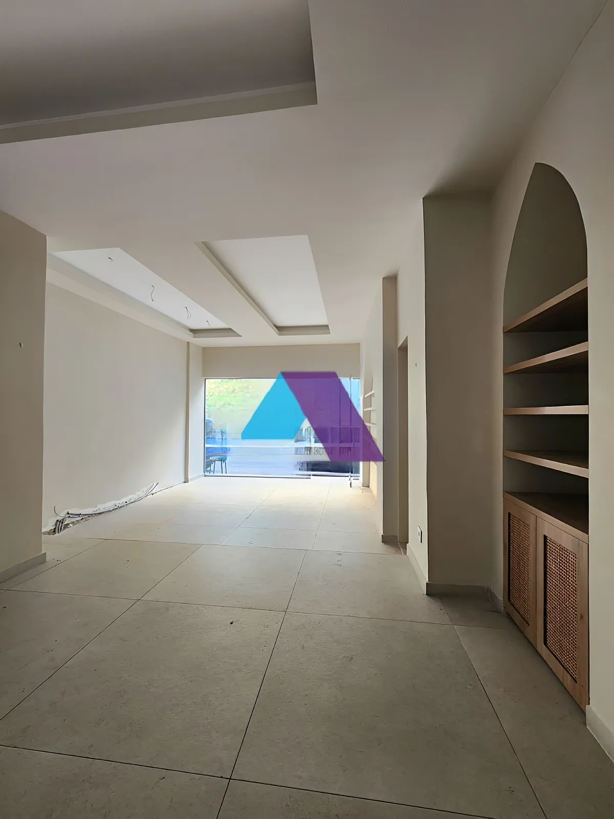 Shop for rent in Badaro