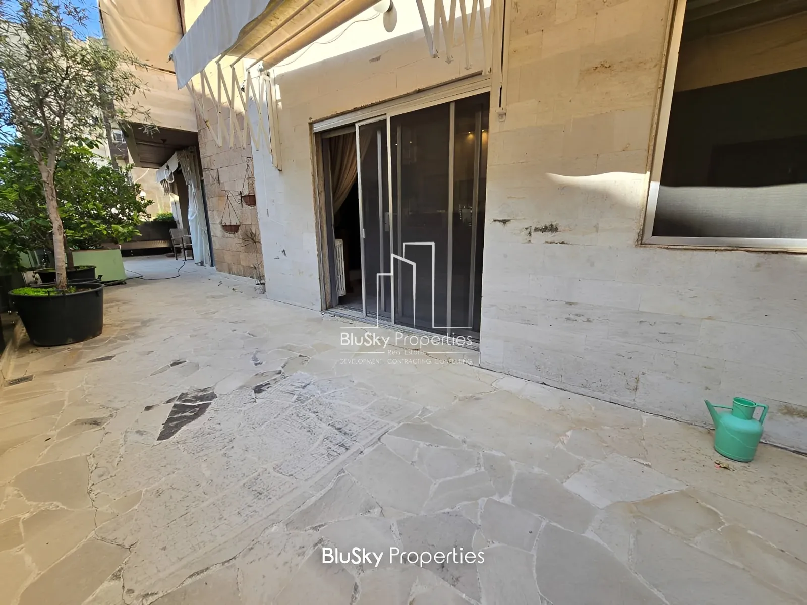 Apartment for Sale in Mansourieh - 3 bed, 4 bath
