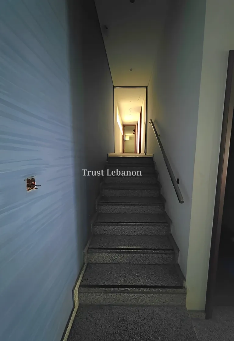 Showroom for rent in Horch Tabet