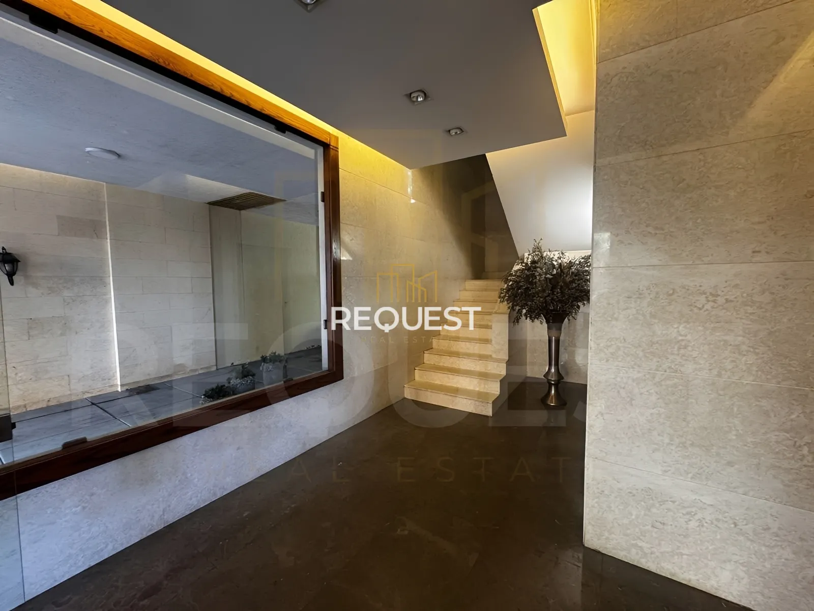 Apartment for rent in Ain El Mraiseh