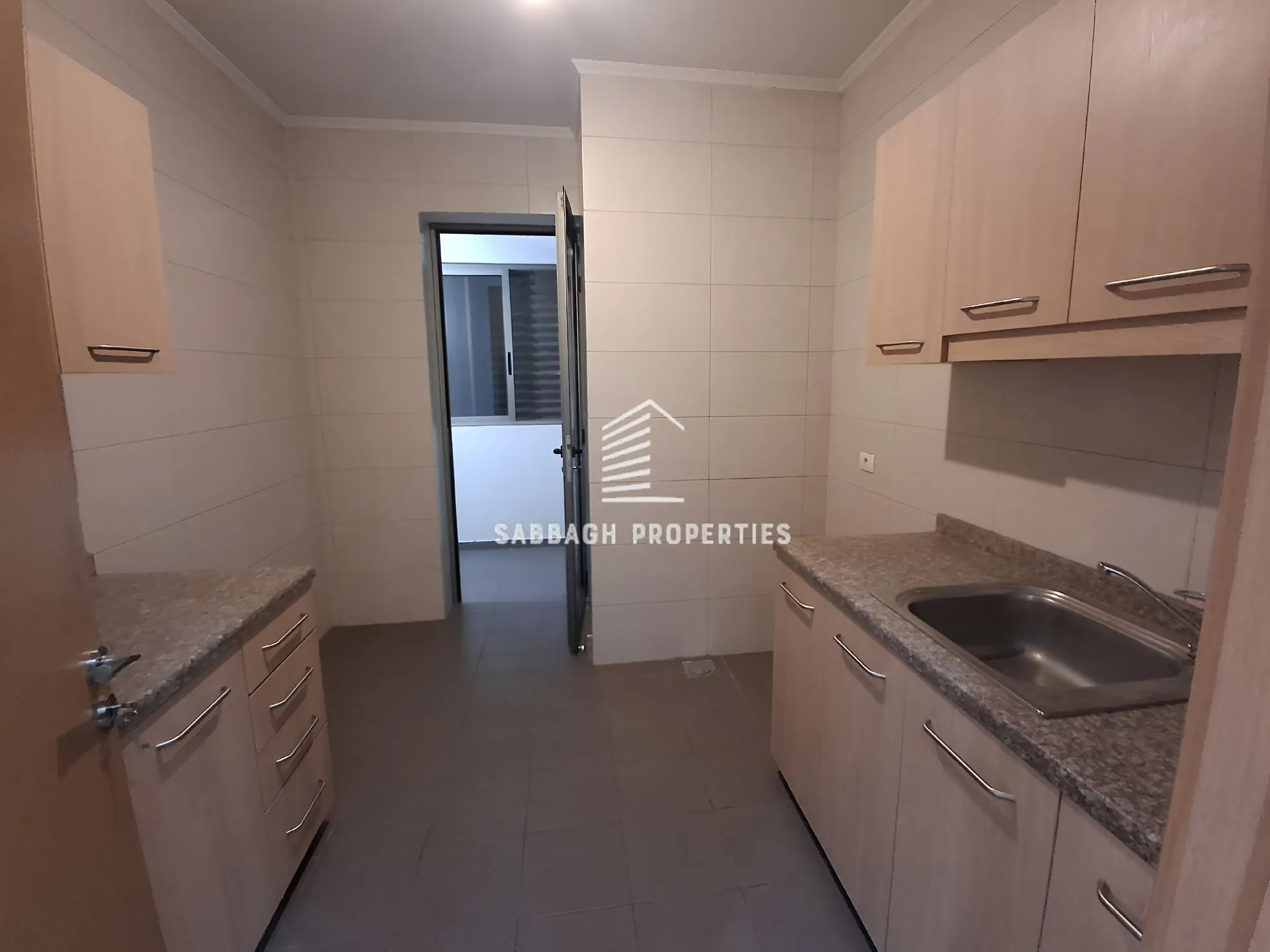 Apartment for rent in Geitawi, beirut, lebanon - 3 bed, 3.0 bath