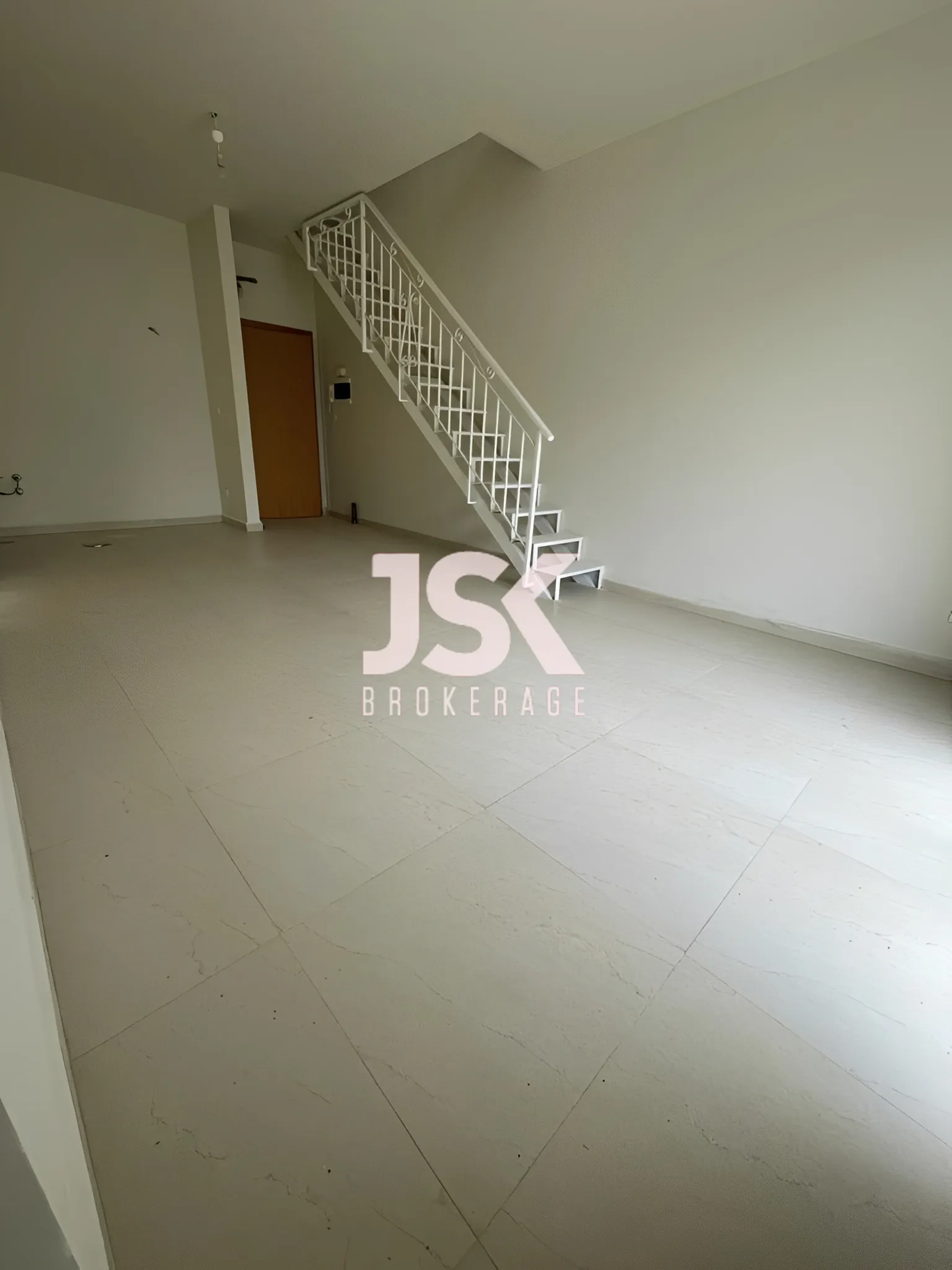 Office for Sale in Fatqa
