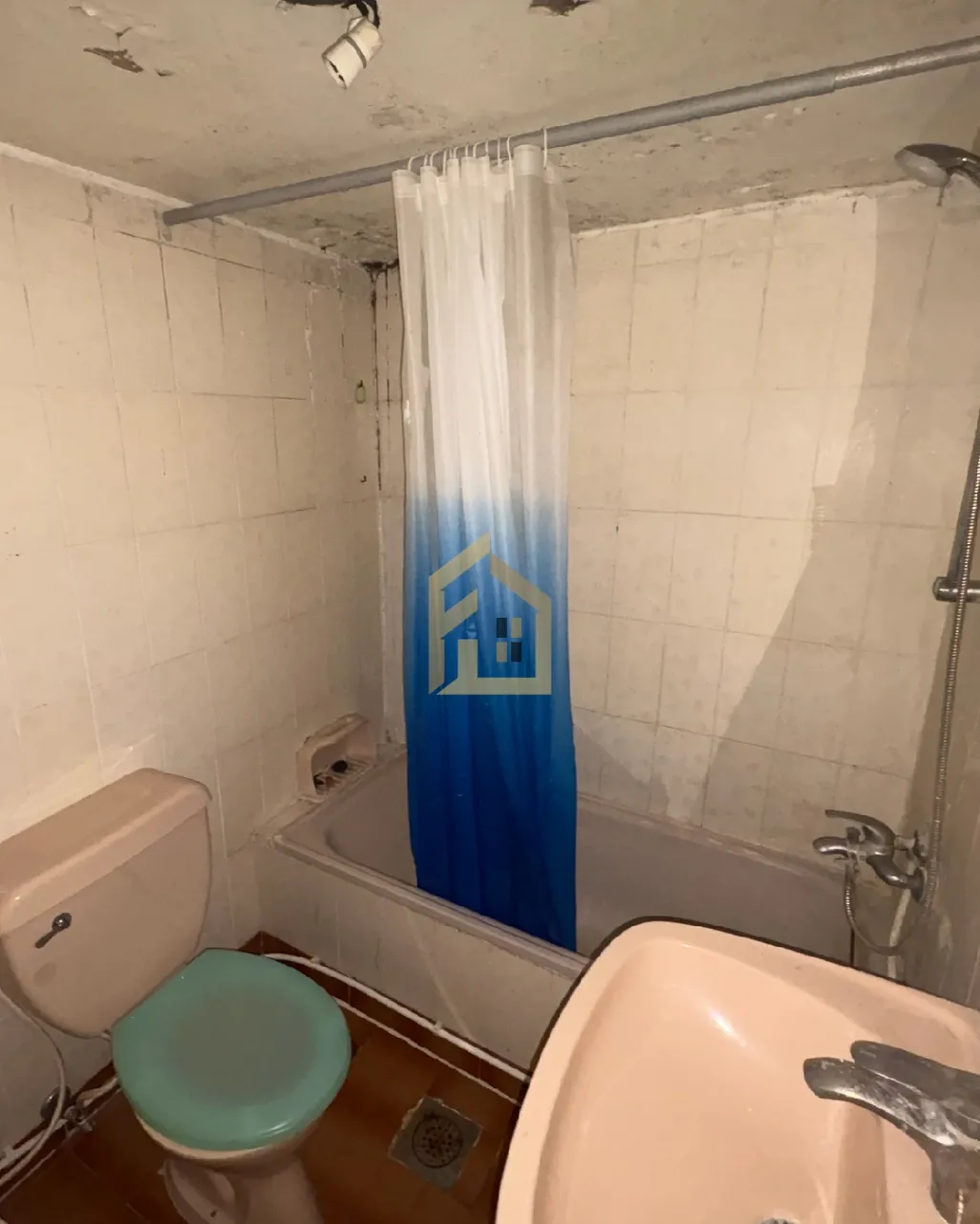 Apartment for sale in Nowayri, Bayrut, Lebanon - 2 bed, 2 bath