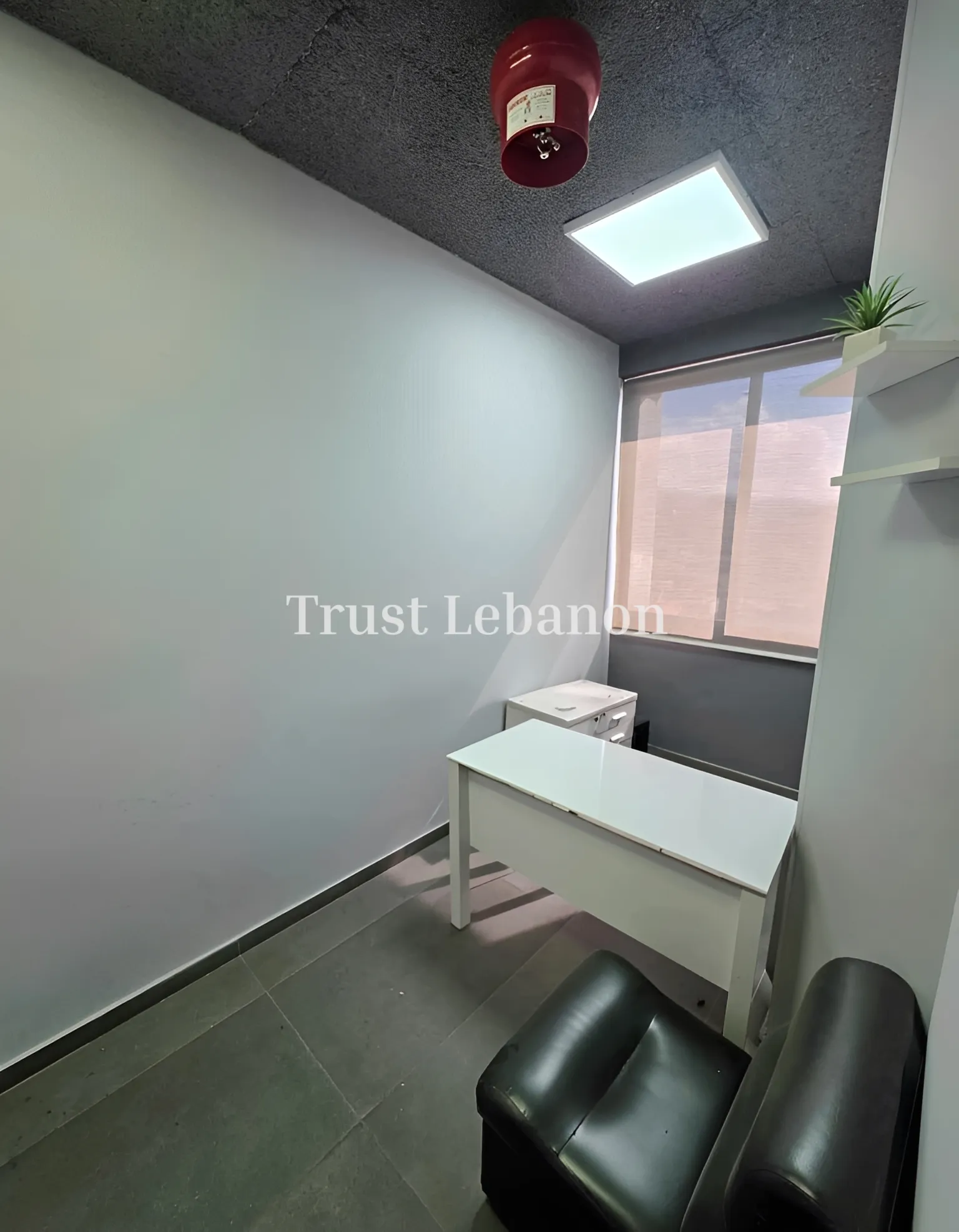 Office for sale in Forn El Chebbak