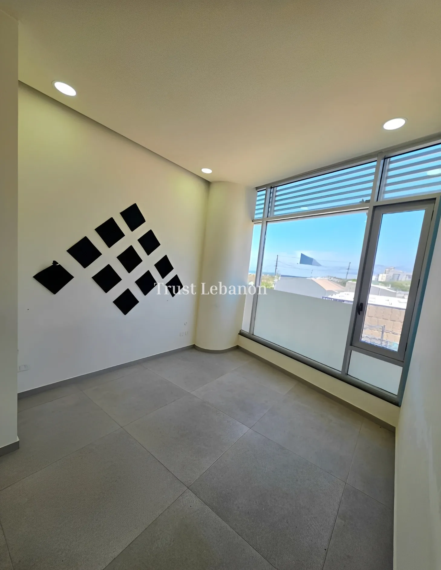 Office for rent in Zouk Mosbeh, Lebanon