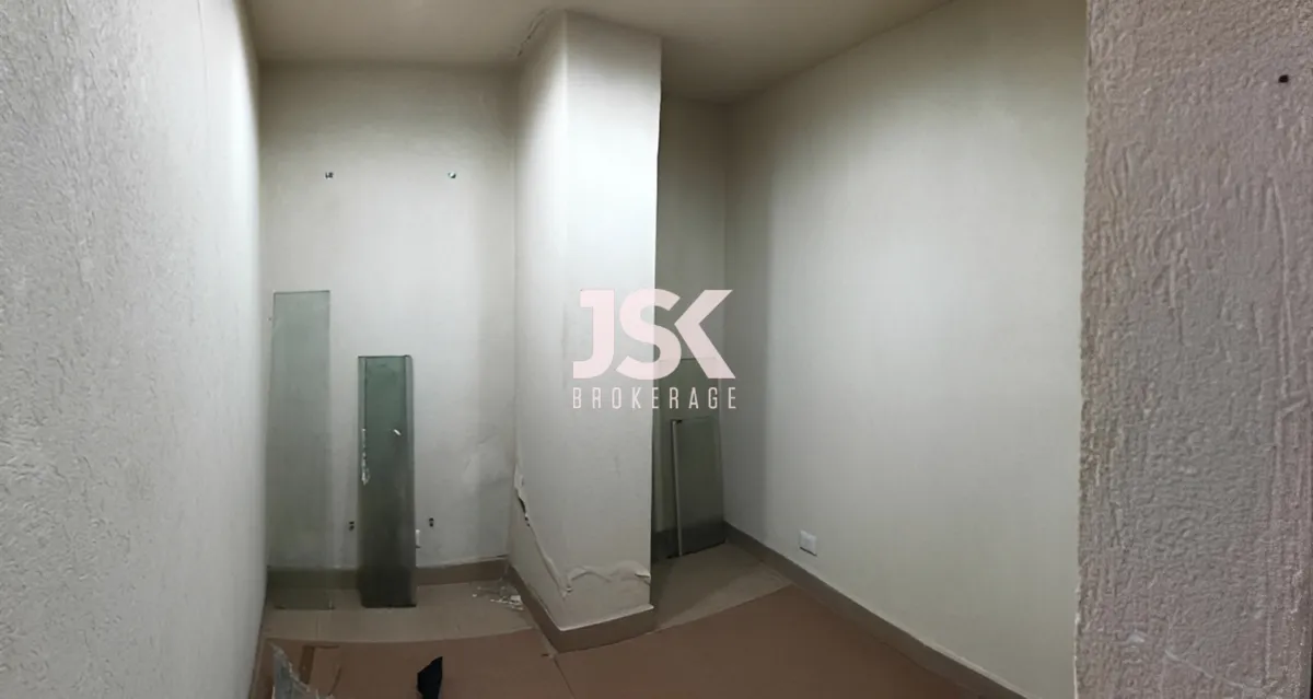 Shop for rent in Achrafieh