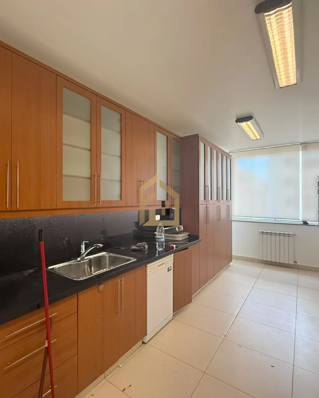Apartment for rent in Achrafieh, Beirut, Lebanon - 4 bed, 4 bath
