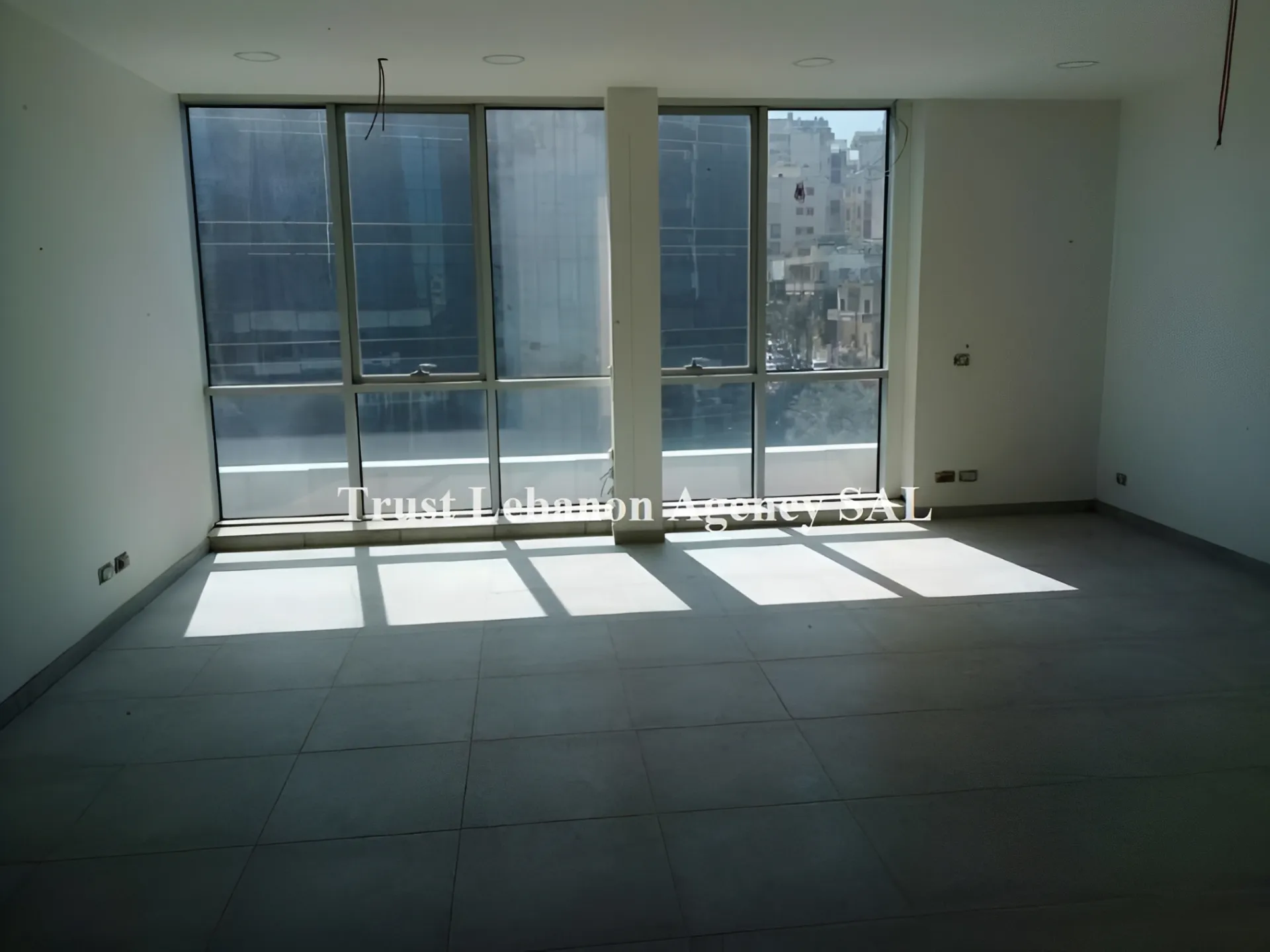 Office for rent in Metn, Sin El Fil